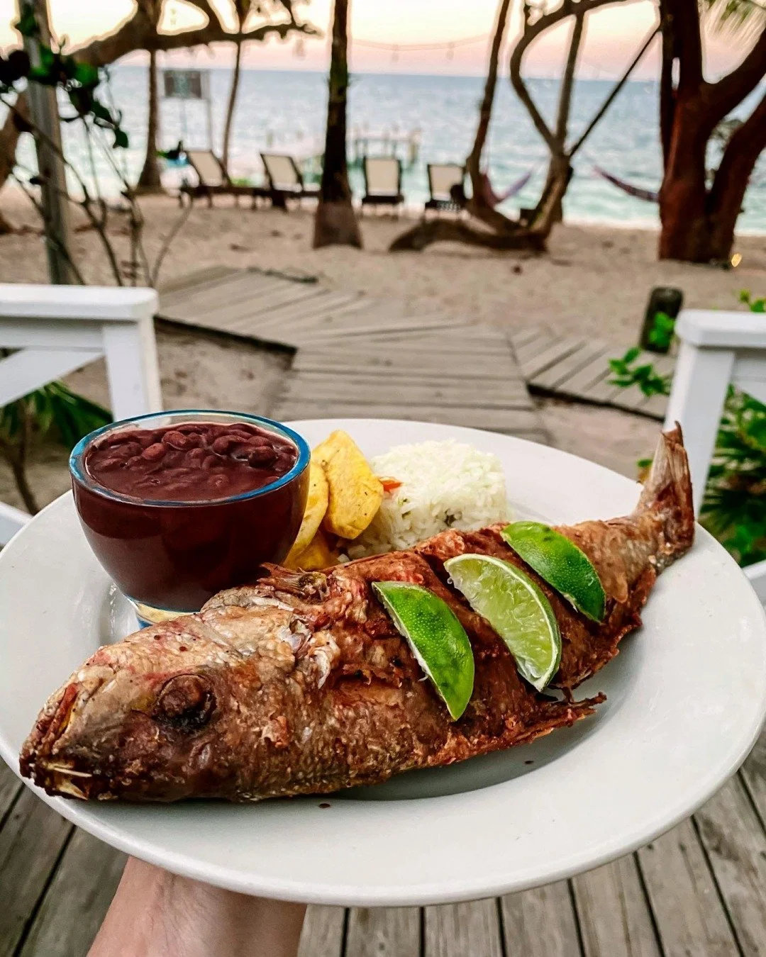 04_whole-fried-fish-camp-bay-roatan.jpg