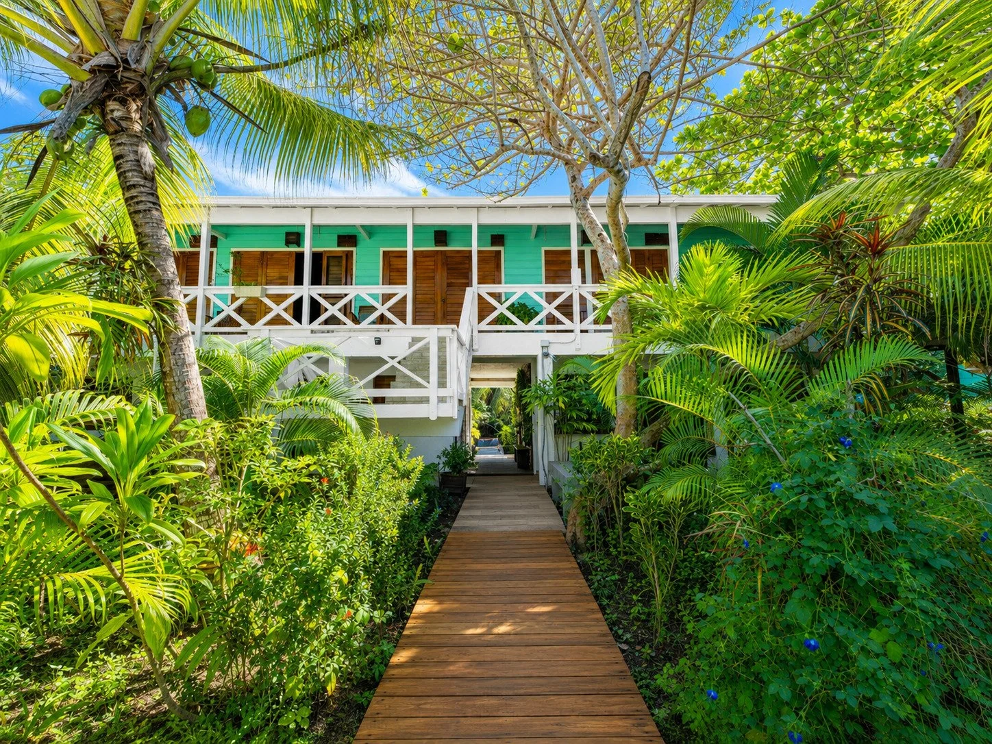campbay-boardwalk-lodge.jpg