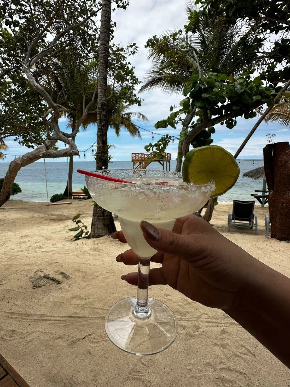 24_margarita-camp-bay-roatan.jpg