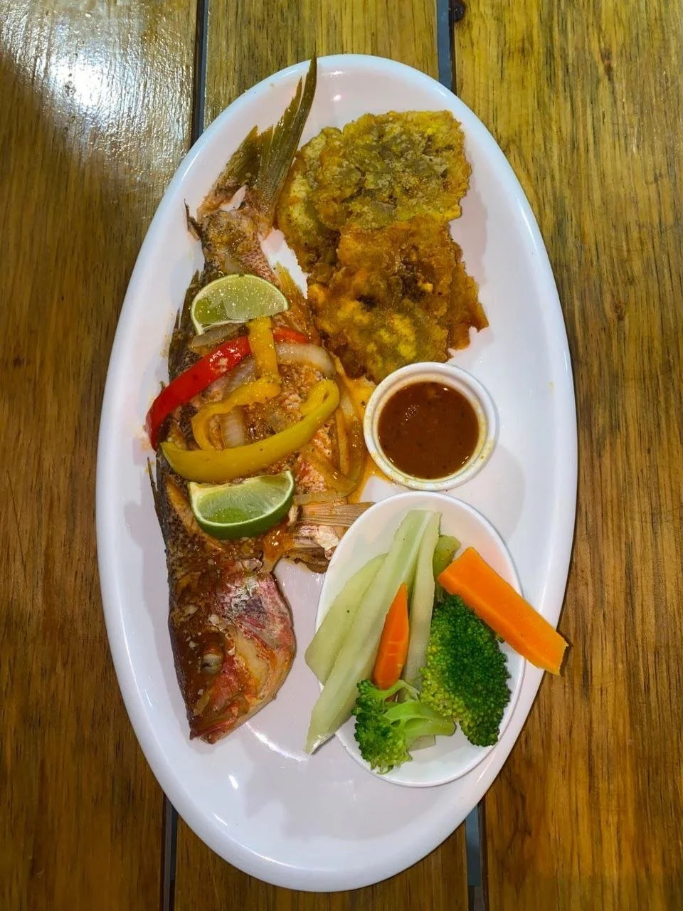 09_fried-snapper-with-plantains-camp-bay-roatan.jpg
