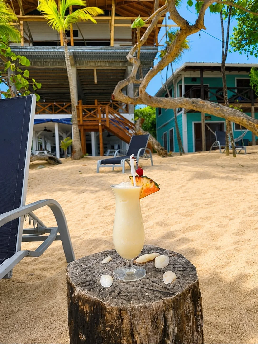 19_pina-colada-camp-bay-roatan.jpg