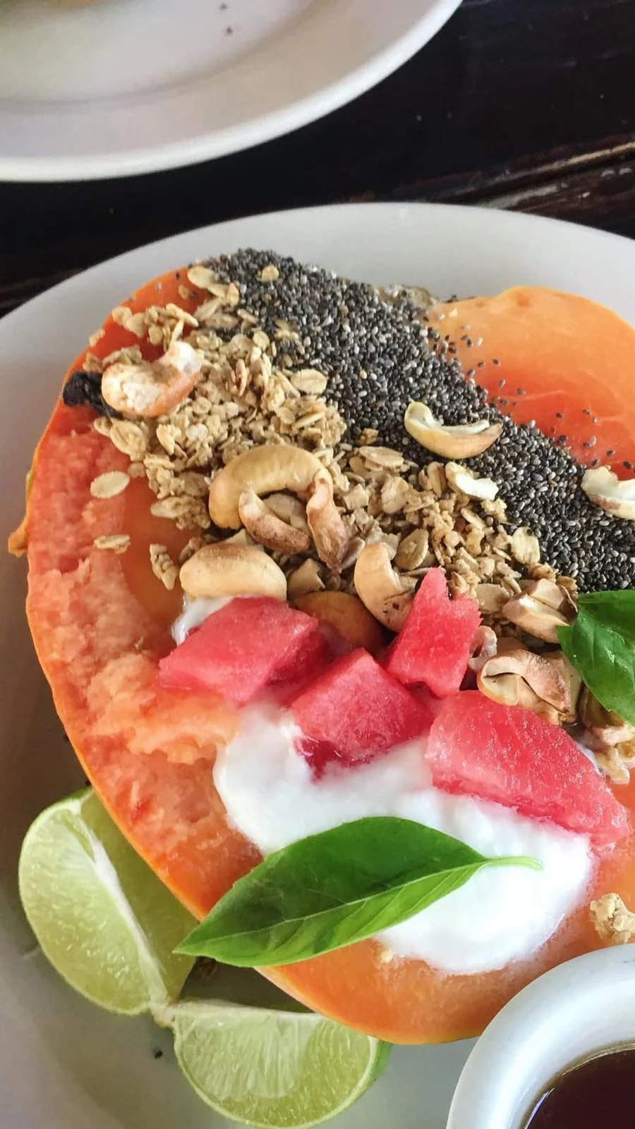 05_papaya-breakfast-bowl-camp-bay-roatan.jpg