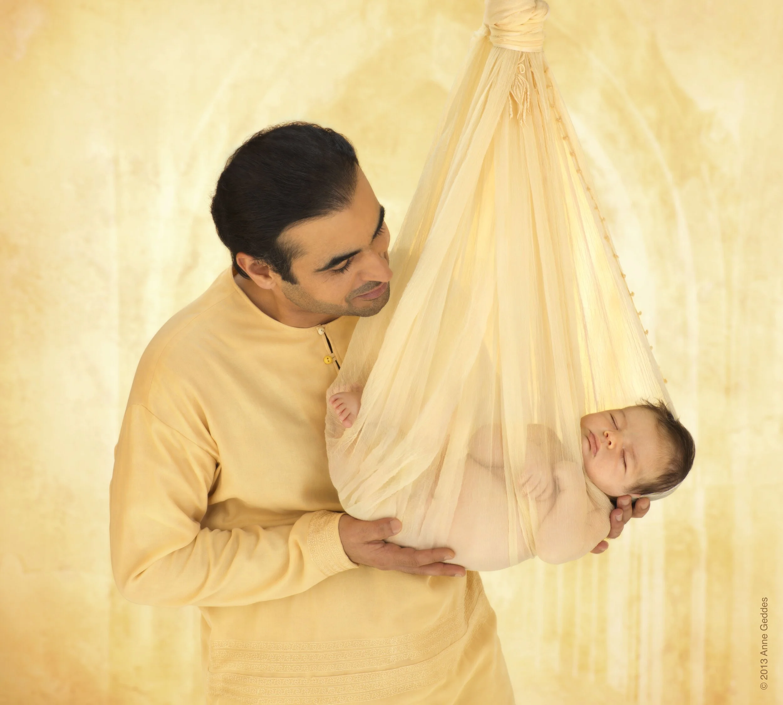 Hamad+Al-Hammadi+(Table+Tennis)+with+Pietro+(4+weeks+old)(1).jpg