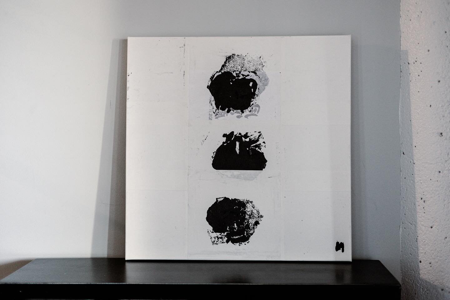 One of the beautiful pieces from our latest collection, displayed in the studio. Our incredible handmade papers and a new collection will be launching this Spring. Photography by @scarlet.economou. #lplusvdesign #apnagharnoorfund