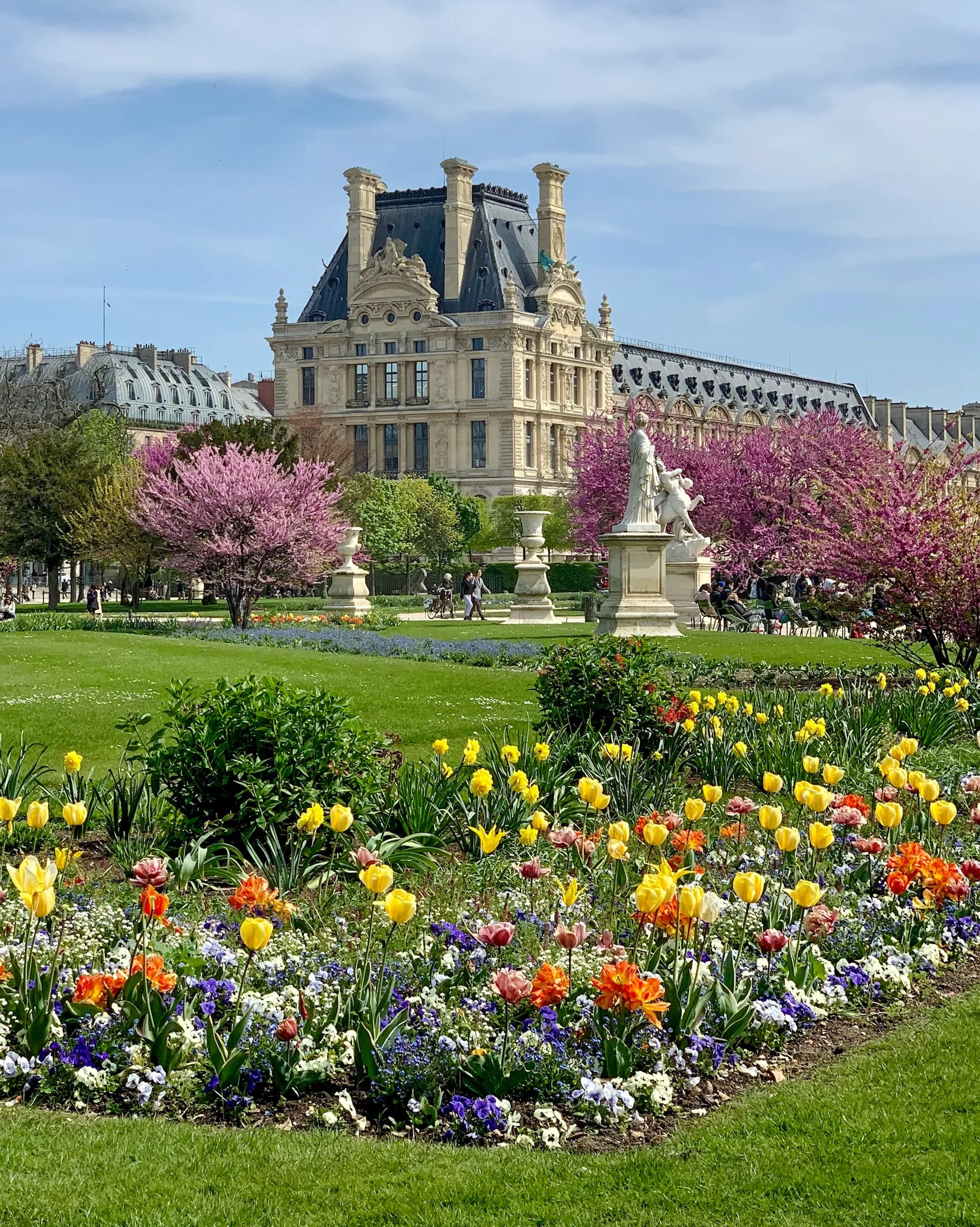 walk-through-tuileries-garden-spring-flower-beds-louvre.jpg