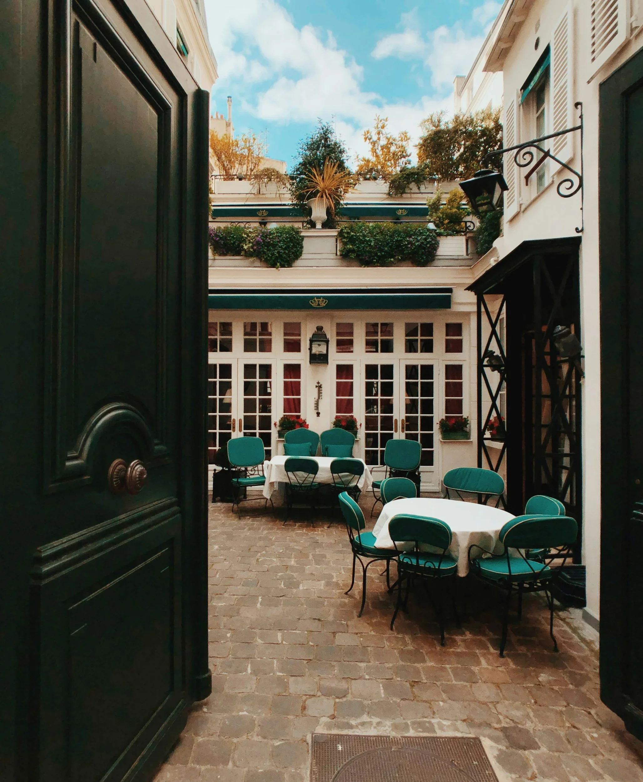 How Much Should You Budget for a Paris Hotel?