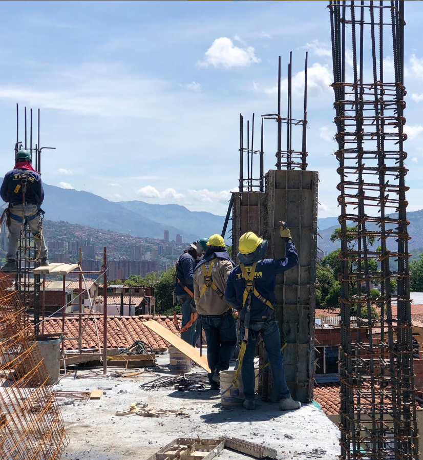 Comprometidos construyendo un nuevo futuro.