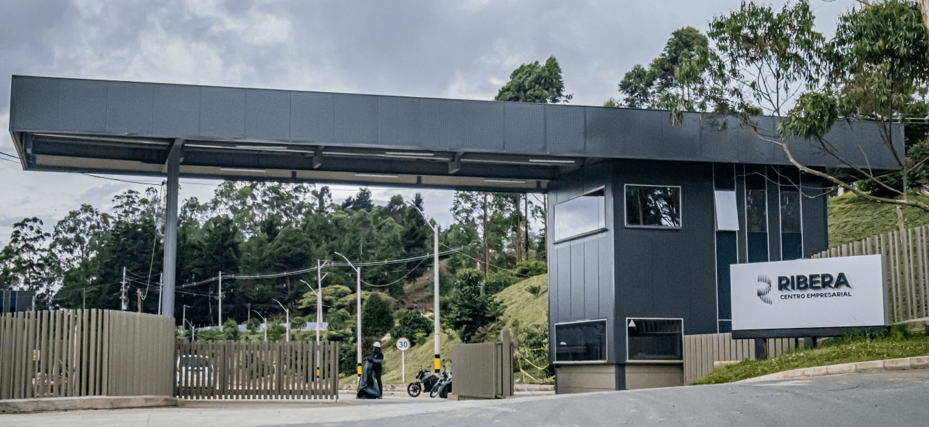 Ribera: Bodega de produccion y logistica, ubicada en Garrido, Guarne, con 9.000m² , en un plazo de 24 meses.