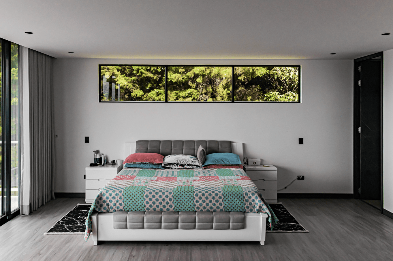 Cinturón Verde: Vivienda unifamiliar de 782 m² construida en la vía Las Palmas, Su ejecución duro 11 meses.