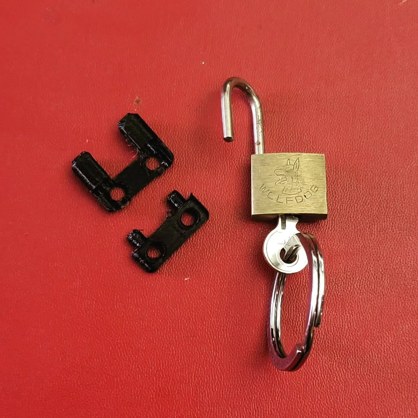 Anyone care to guess what this little contraption could be used for?

#bdsm