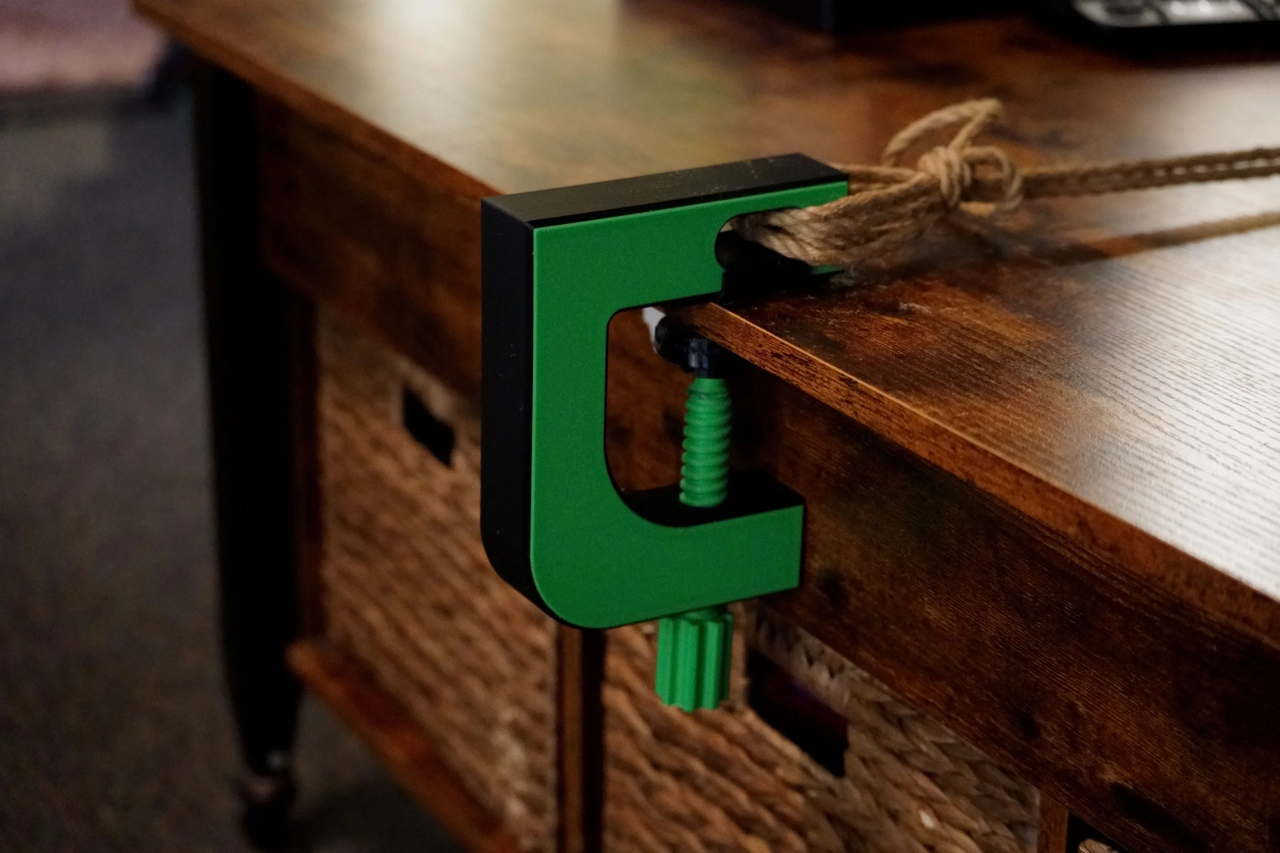 Table-Mount Rope Clamp – Screw-Type C-Frame (Up to 50mm)