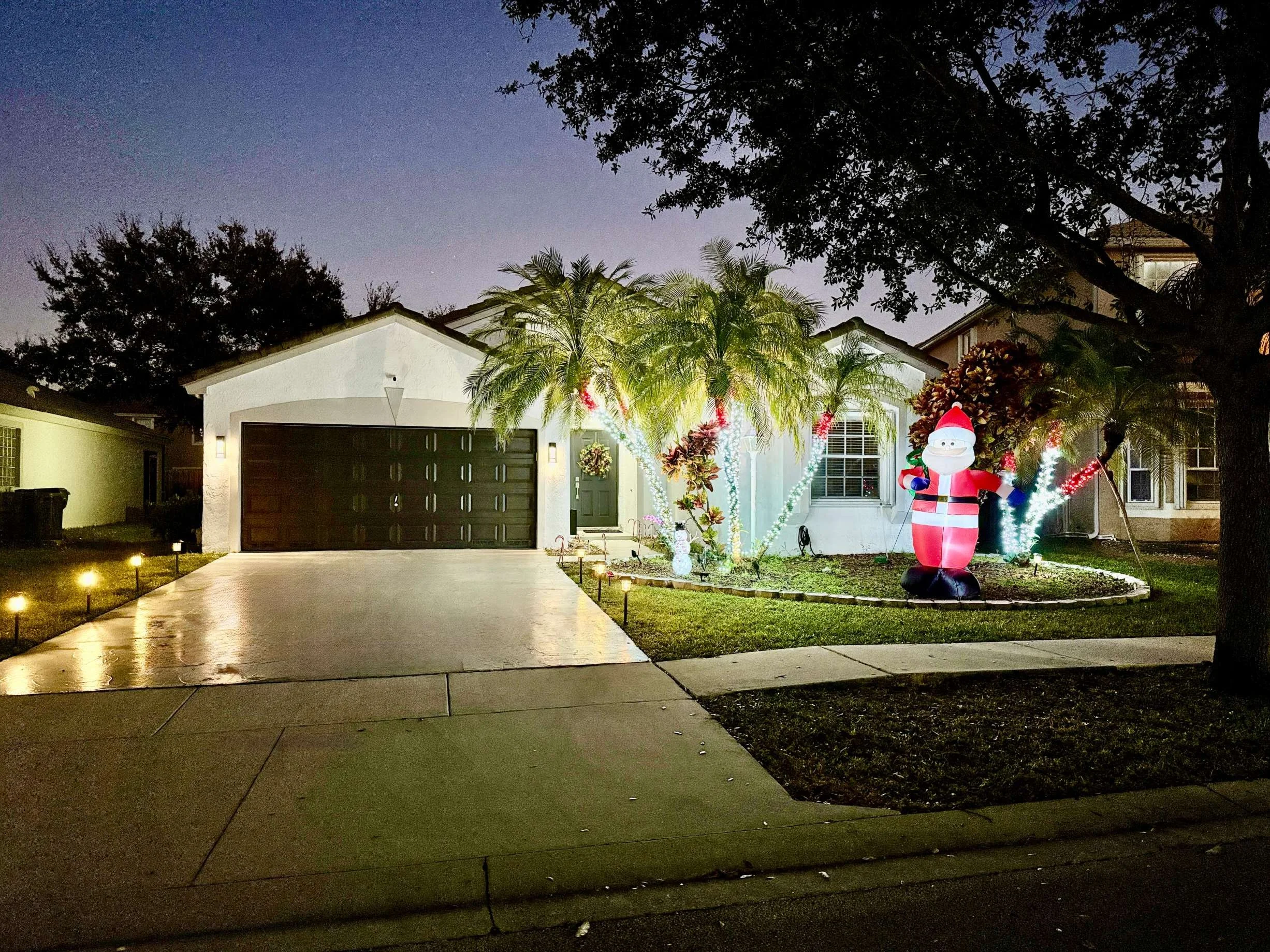 !Our home in Christmas.jpg