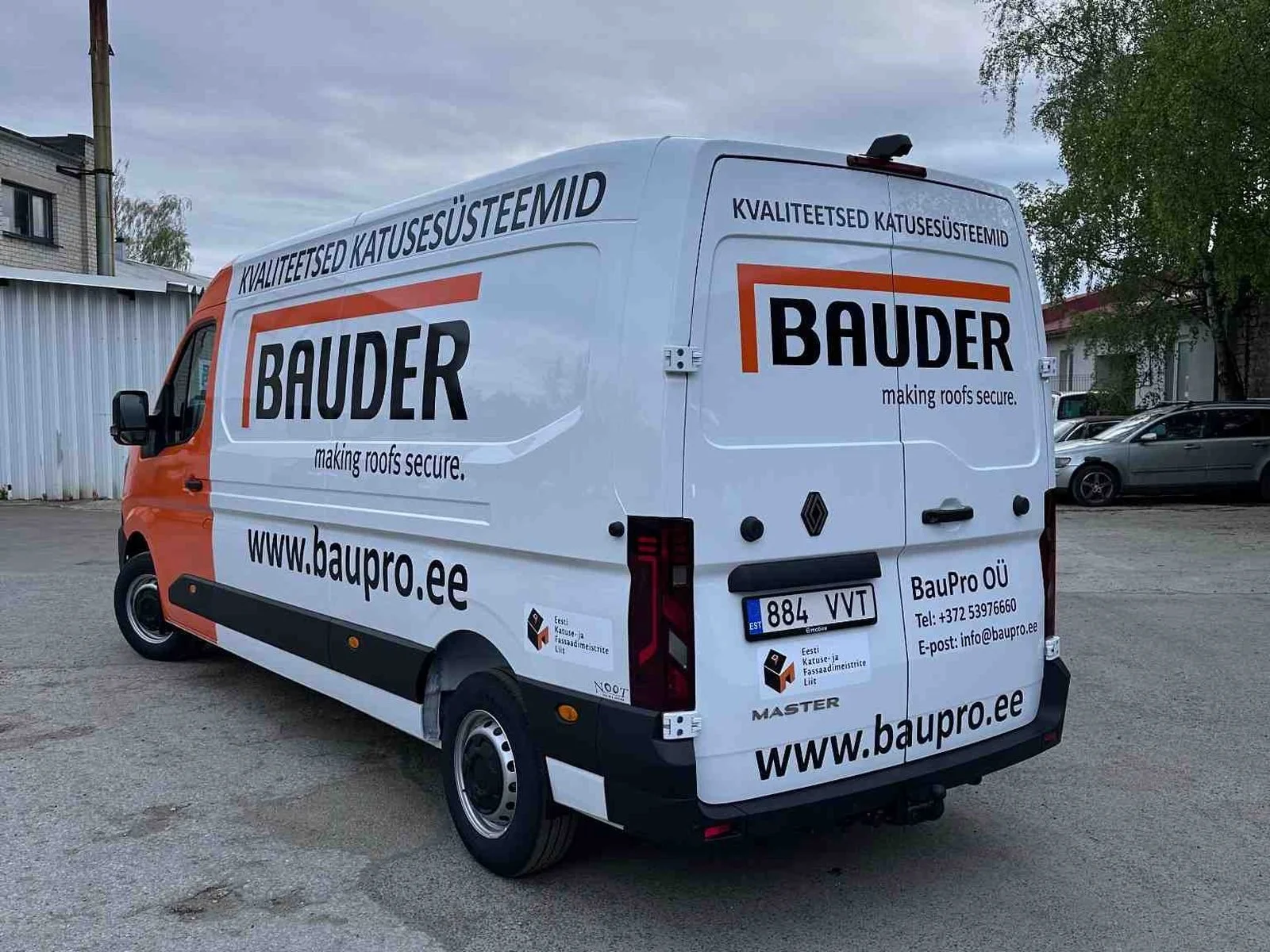 Autokleebised kaubikule – ettevõtte logo ja reklaamkleebised sõidukil