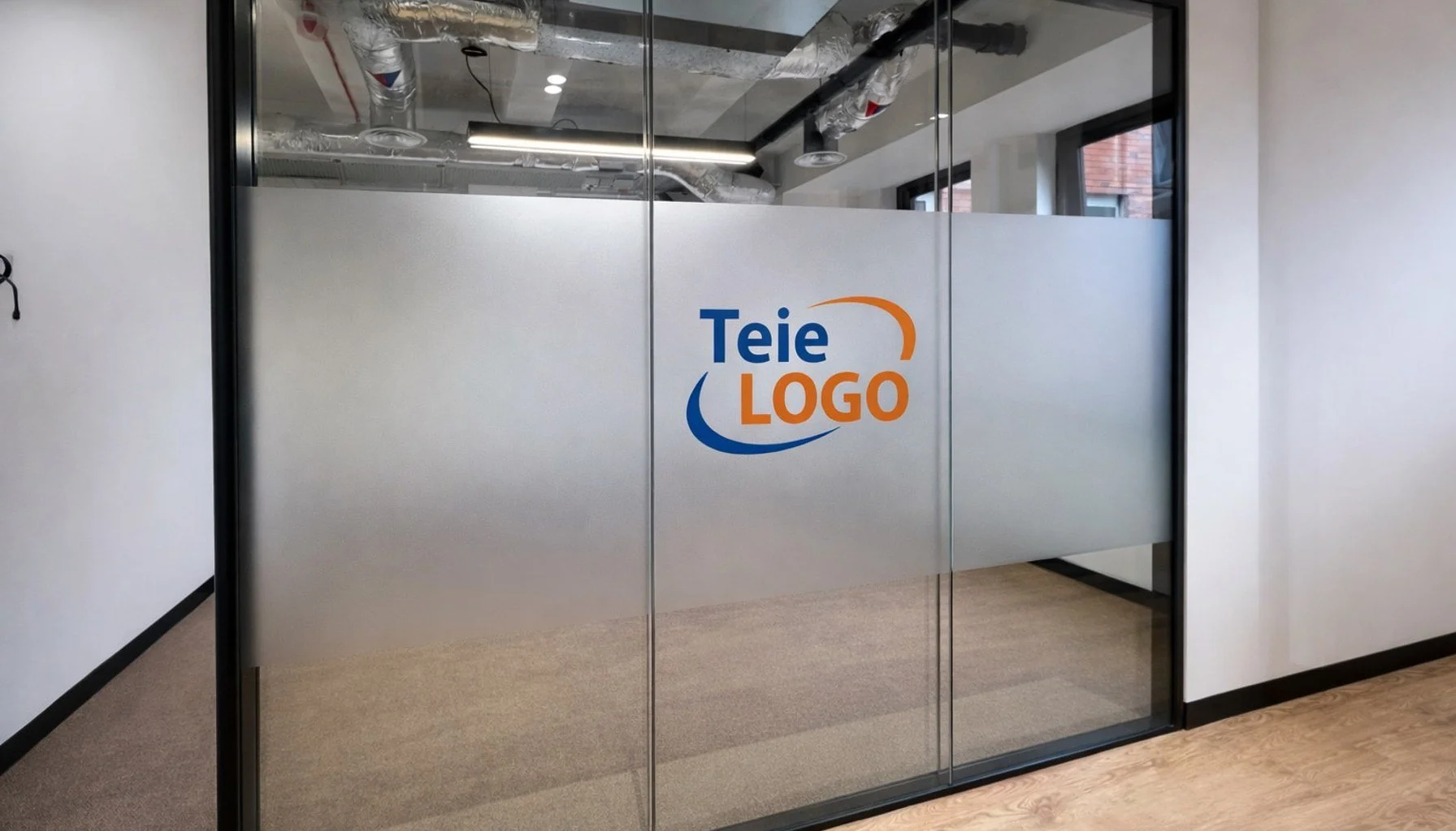 Kontori klaasikleebised ja äripinna klaaside kiletamine