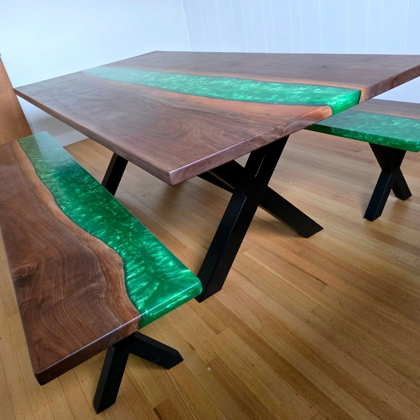 Now THIS is a dining room table 💚

Our client approached us with a design concept to construct a large dining table and matching benches. His favourite colour is green and wanted a statement table to entertain guests for dinner parties.

Made from l