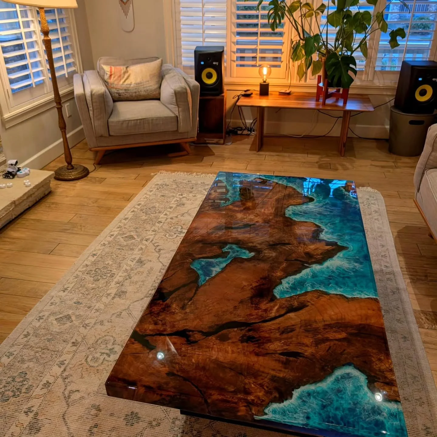 Bringing living rooms to life with one @haigdesigns table at a time 🌊

Our clients approached us with a dream of bringing an ocean vibe into their lounge area. We said say no more and begun conceptualizing the design.

For this project, we sourced a