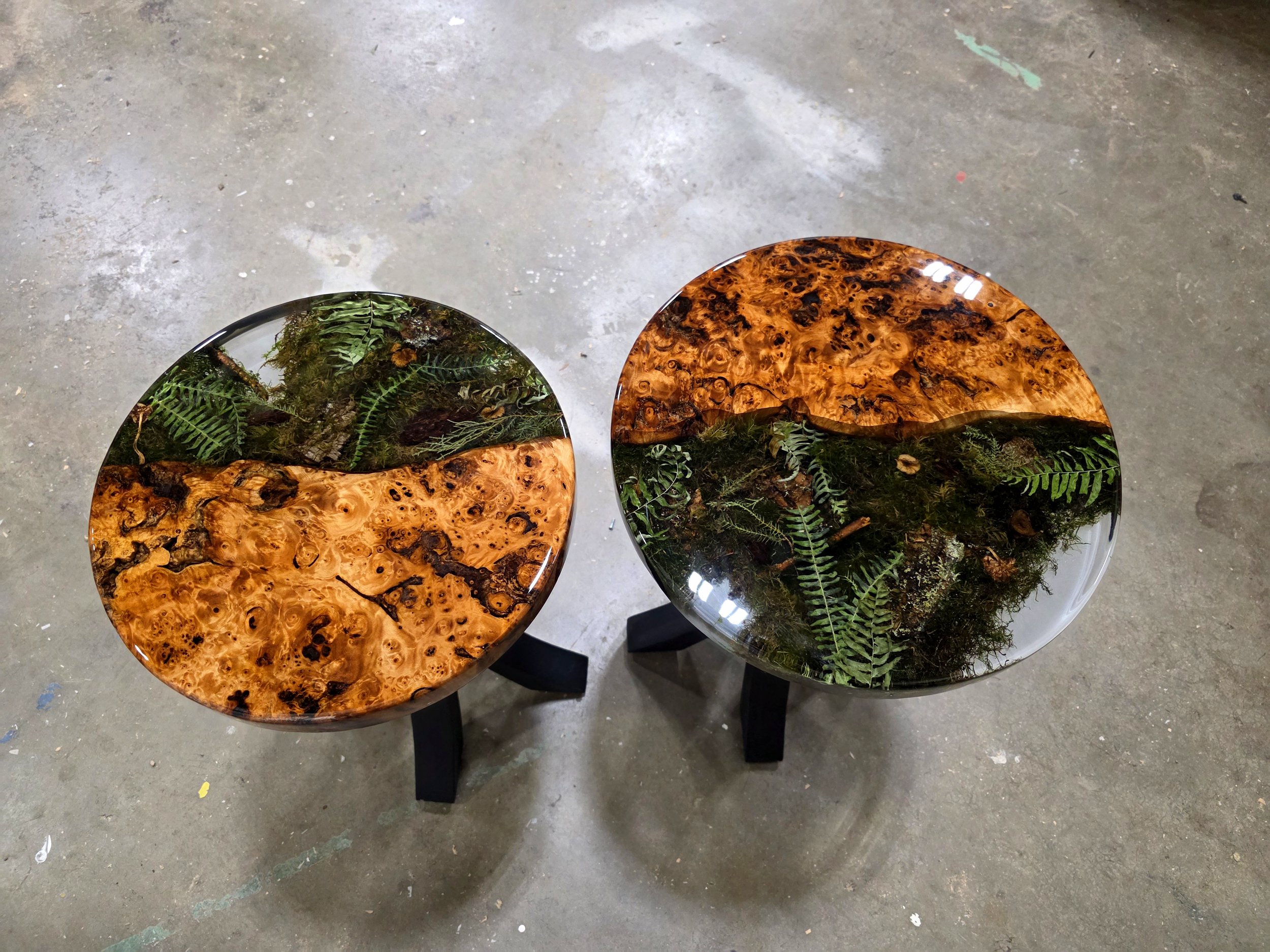 Moss art furniture - Resin table with moss and ferns