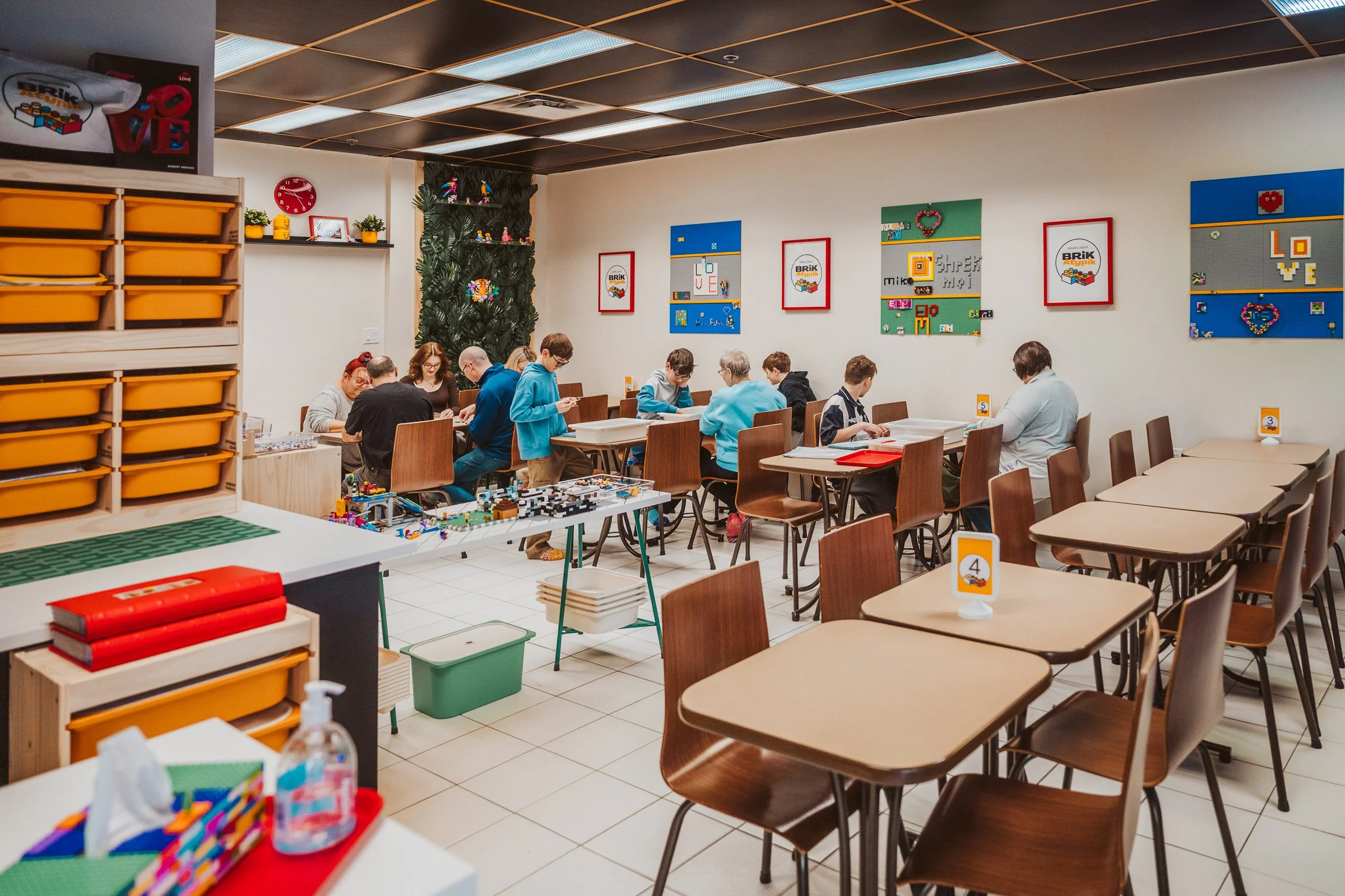 Brik Atypik-7898-Web-2400px.jpg