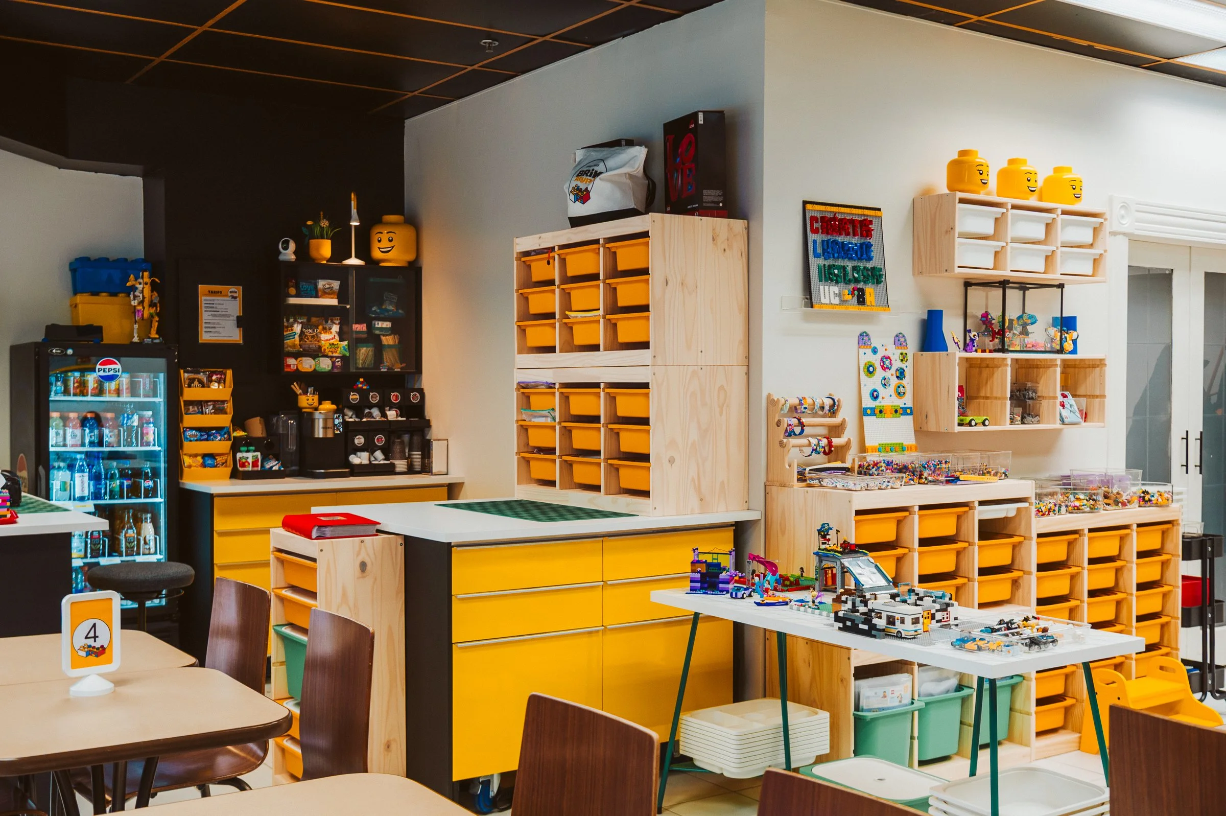 Brik Atypik-0822-Web-2400px.jpg