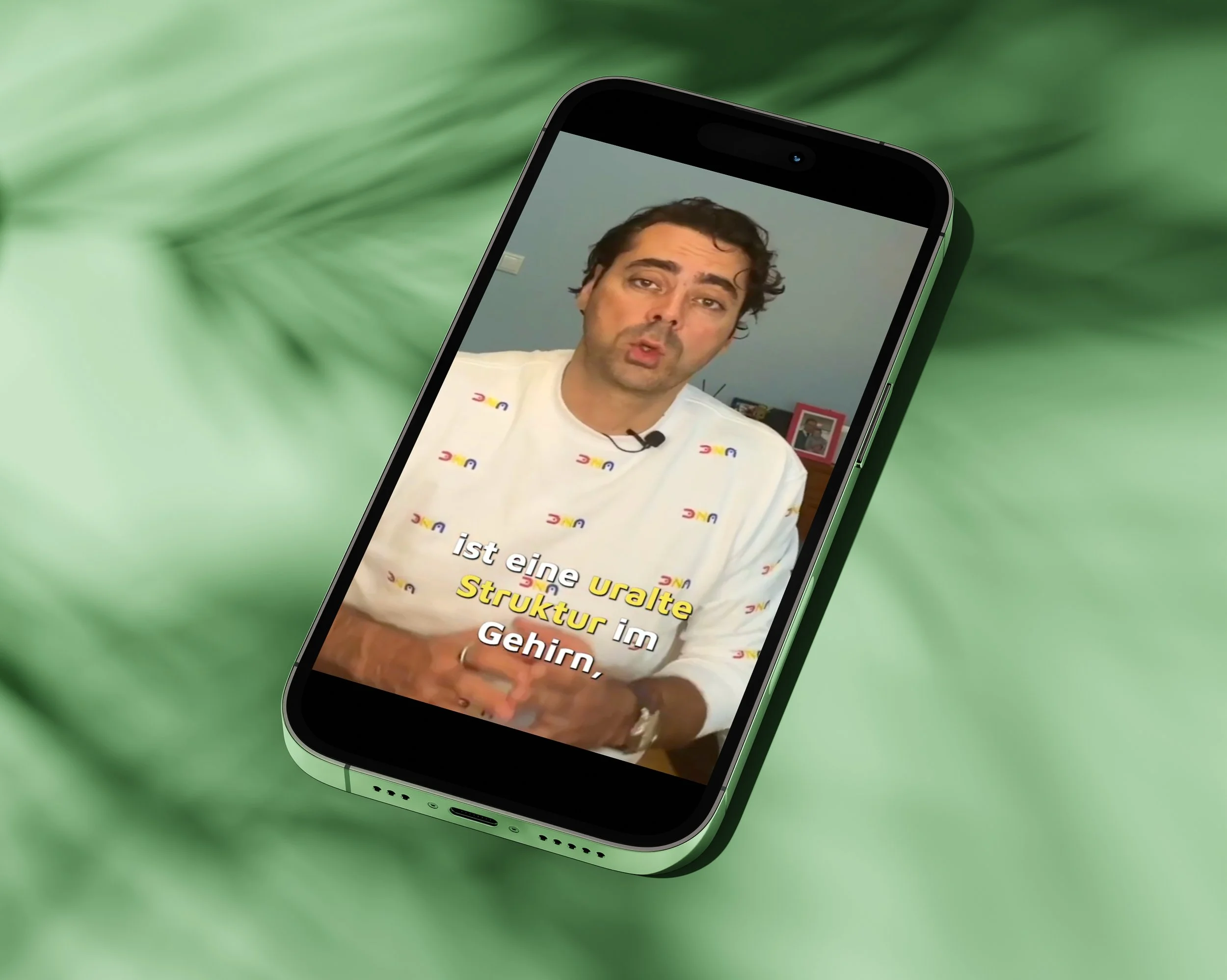 Mockup von TikTok für Unternehmen - Captured by Andi
