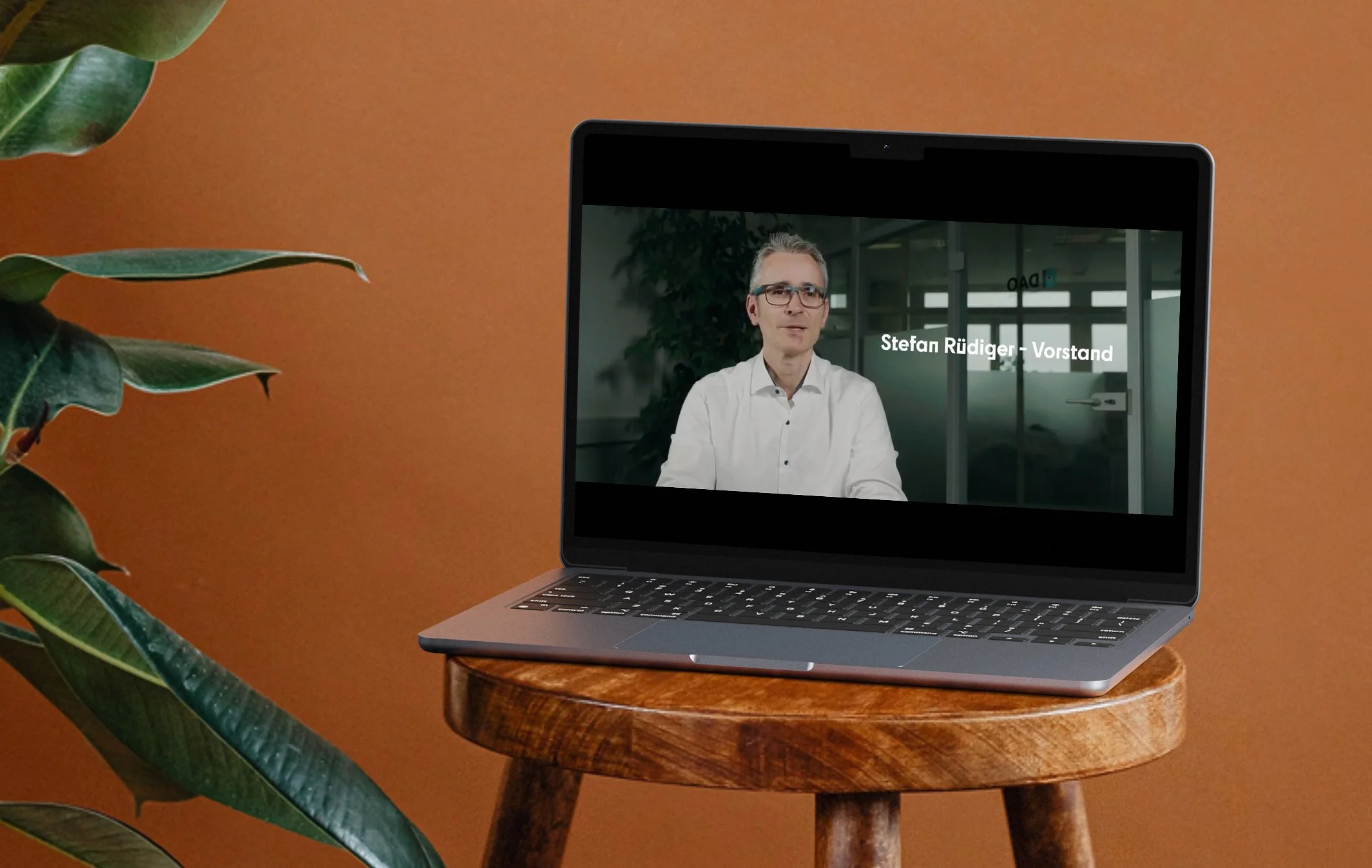 Mockup von CEO - Unternehmensfilm Ludwigsburg