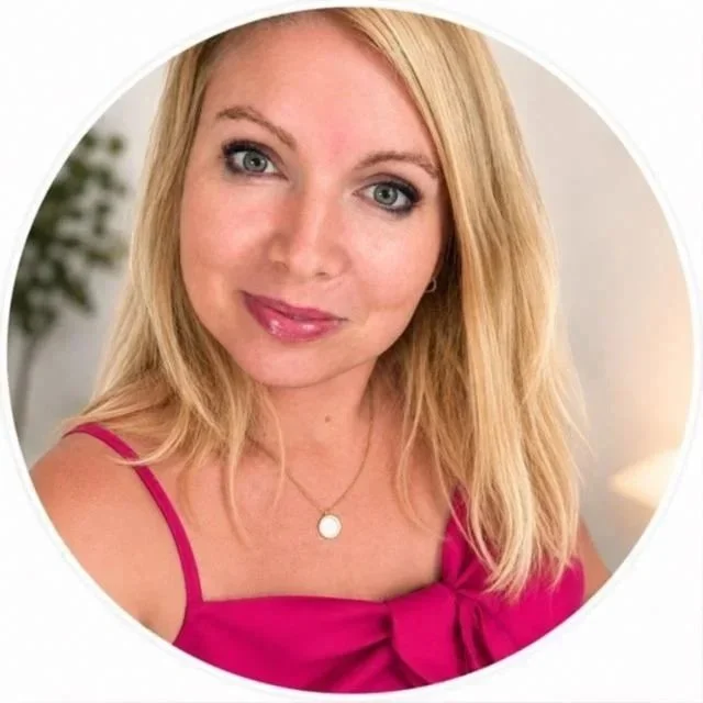 Susanne Müller Gründerin des VOI SCHEE PERMANENT MAKE UPStudio WEICHS