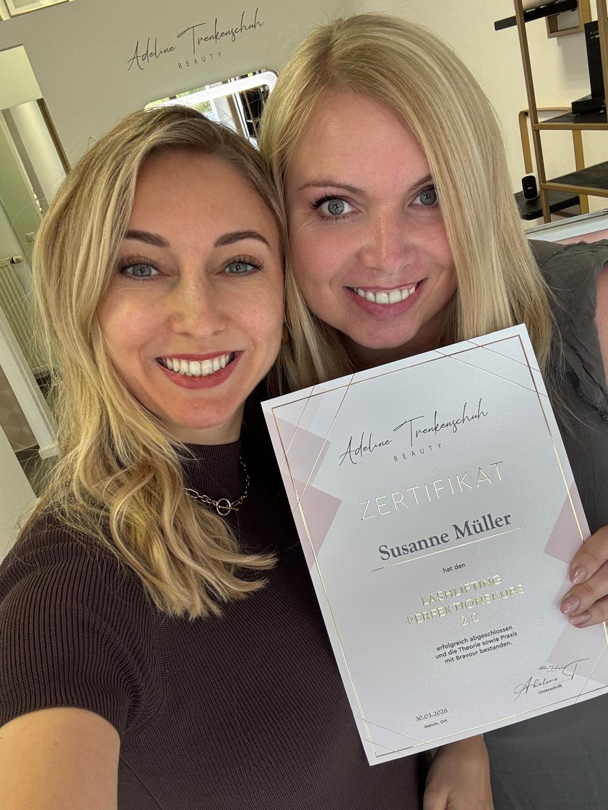 Lashlifting Experten Schulung ich Susanne Müller bei Adeline Trenkenschuh