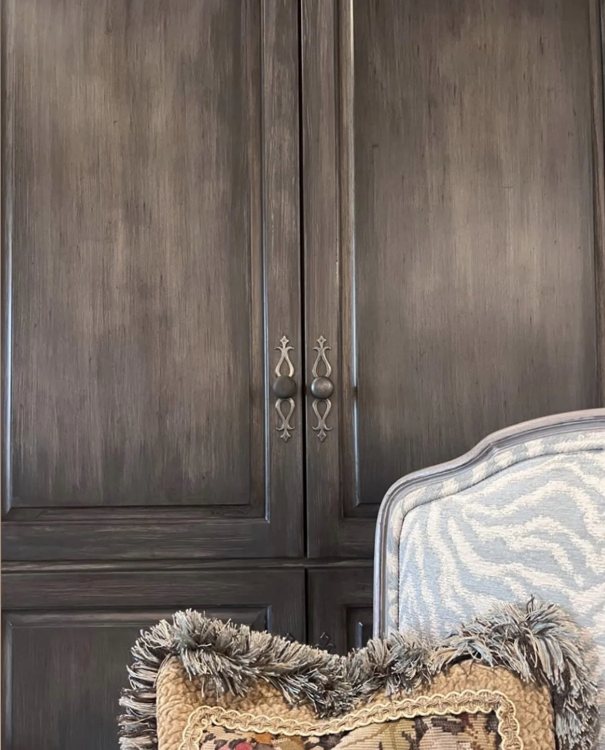 Faux grey wood finish