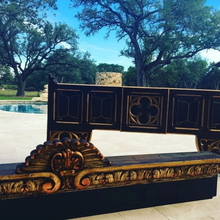 Gold leaf detailing