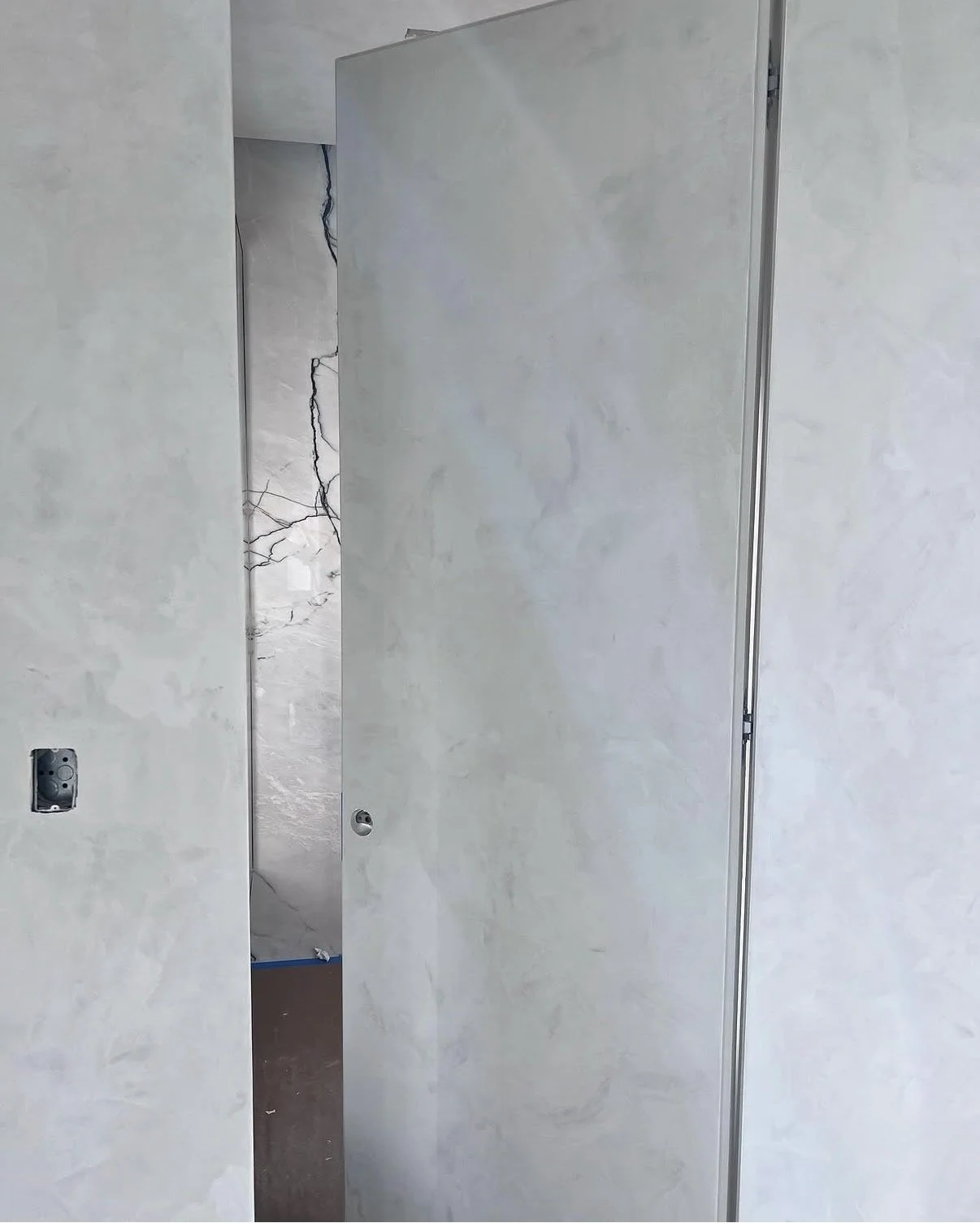 Calce Cruda Lime Plaster wall finish