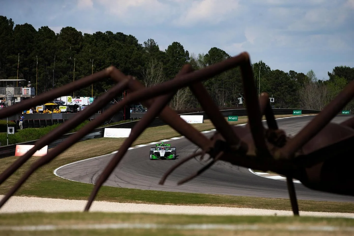 Full day for us! 🤜🏻🤛🏻

Our @indynxt team made great progress and delivered a strong race, scoring valuable points!

In @indycar we wrapped up qualifying, and tomorrow we&rsquo;re aiming to move forward and bring home a great result.

#GoJHR