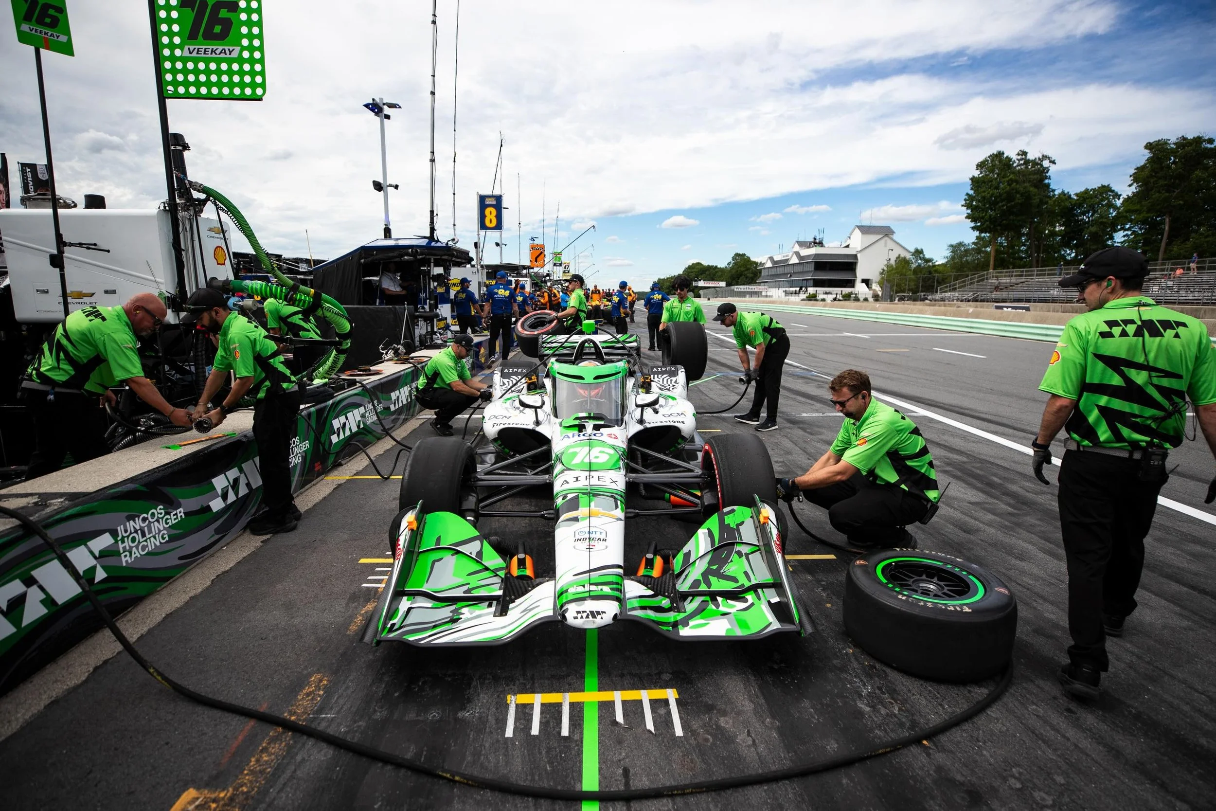 Saturday at Road America 🌲

#GoJHR #IndyCar