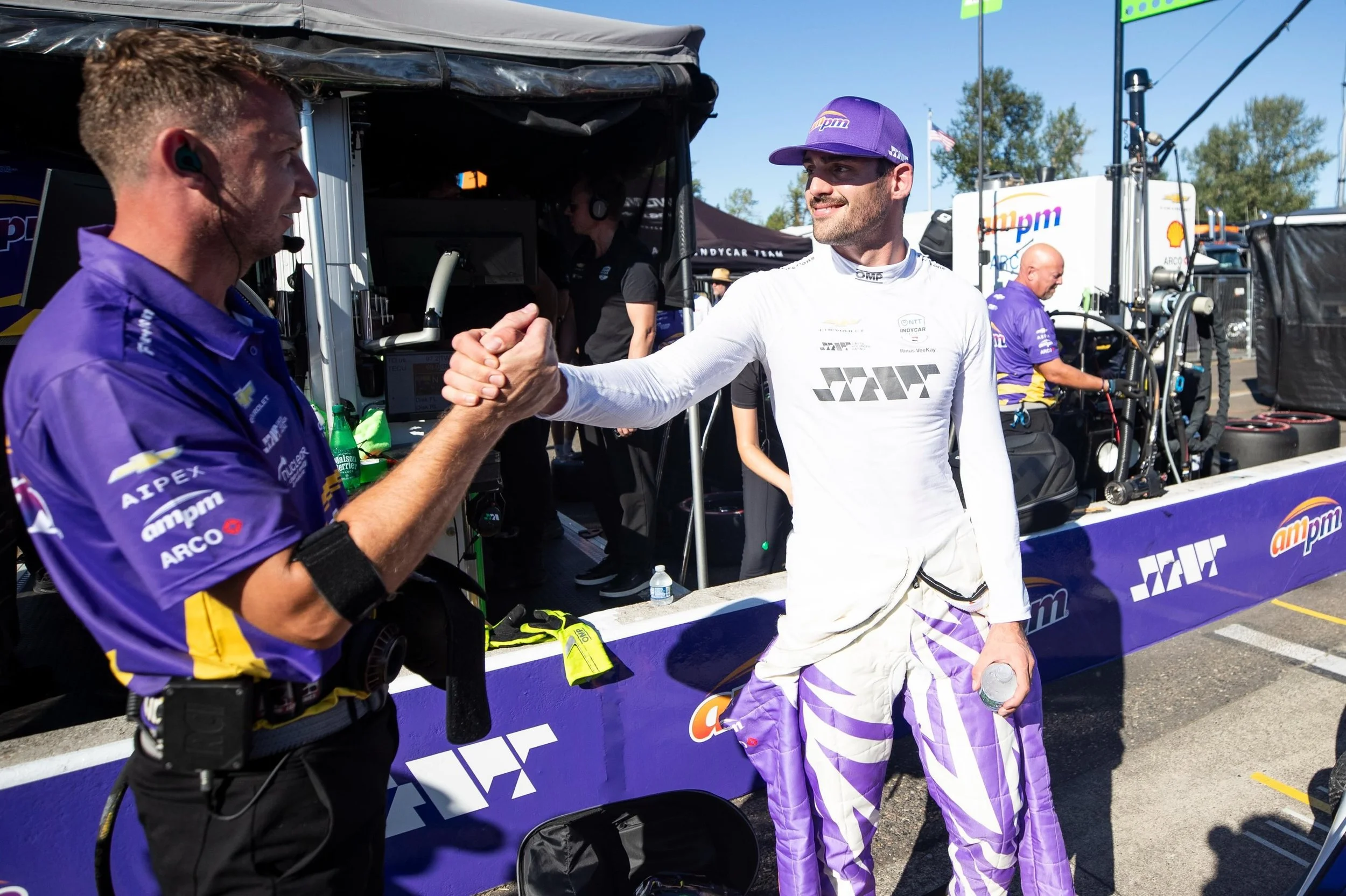 Great work by the entire team! 🤝🏻

#GoJHR #IndyCar