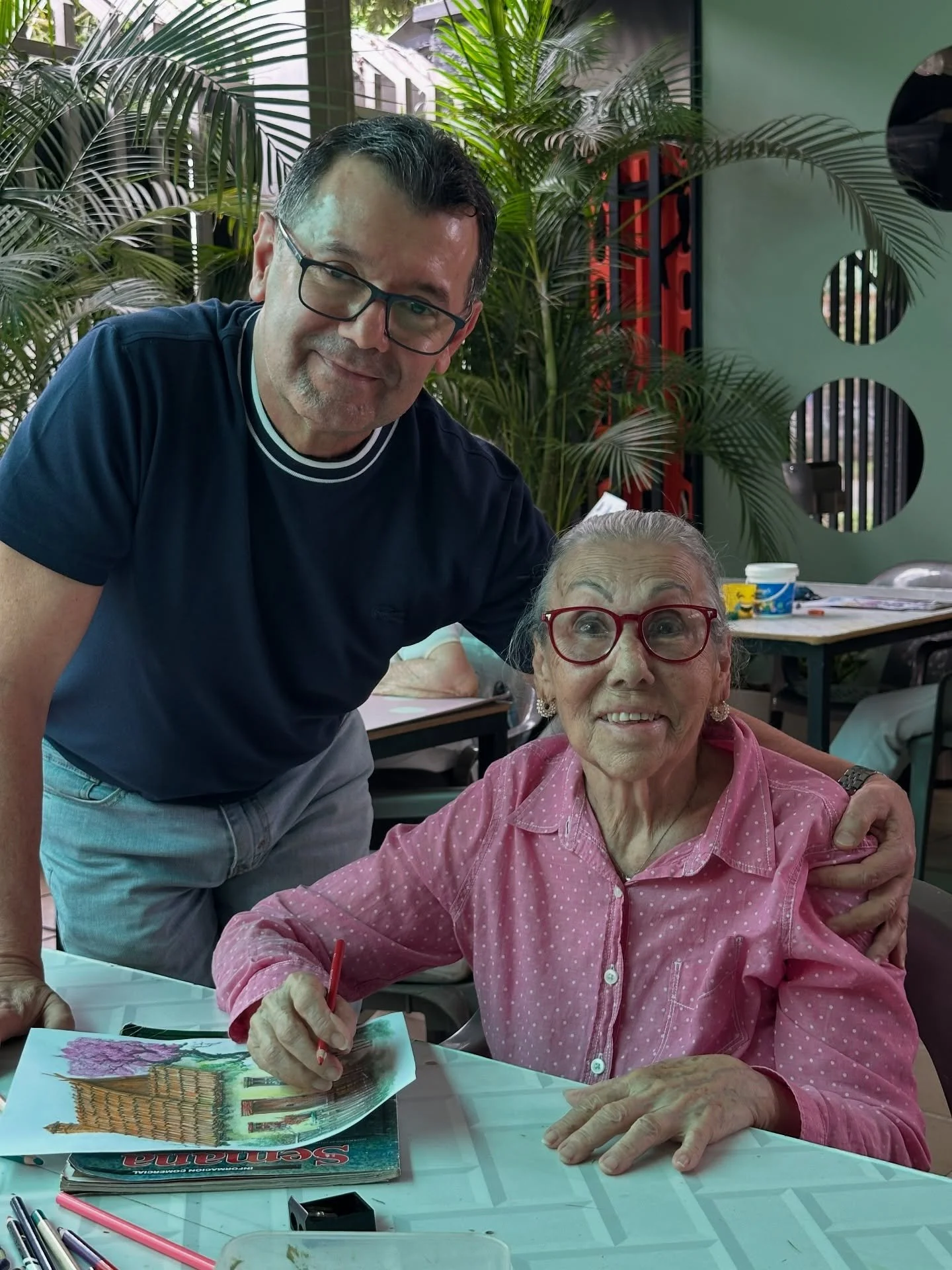 M&aacute;s que colores, creamos recuerdos con nuestras personas mayores 👵🏻👴🏼