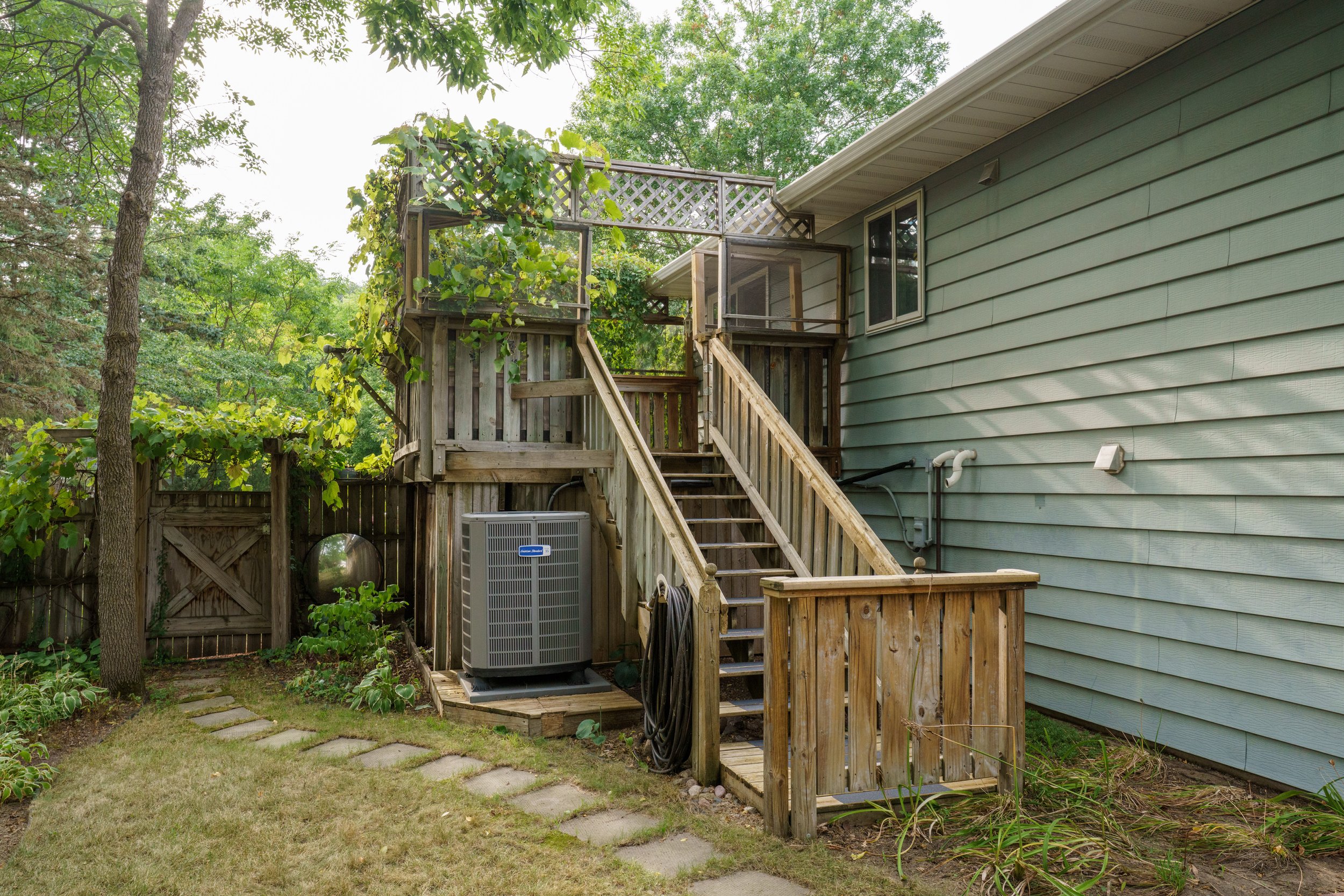 Exterior (14 of 26).jpg