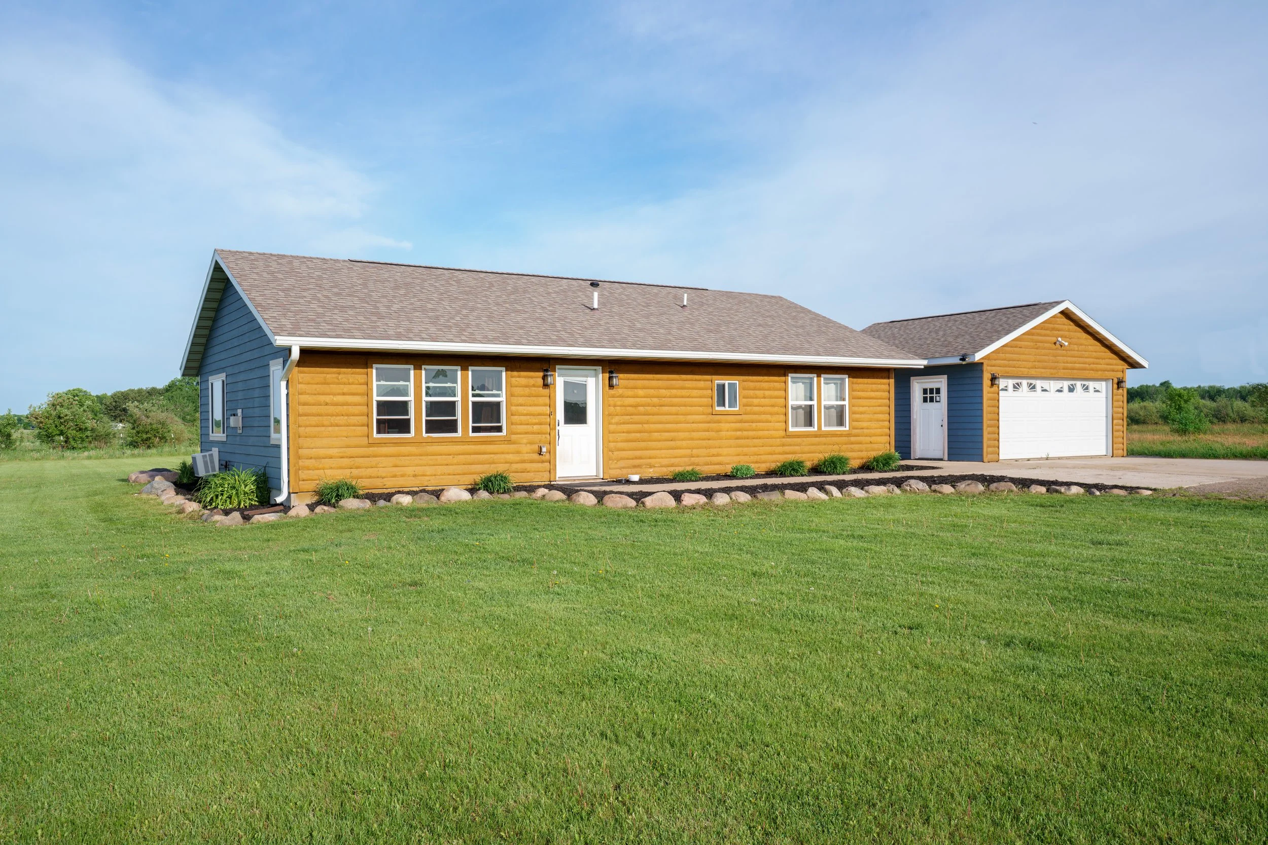 8131 345th Ave (0 of 48).jpg