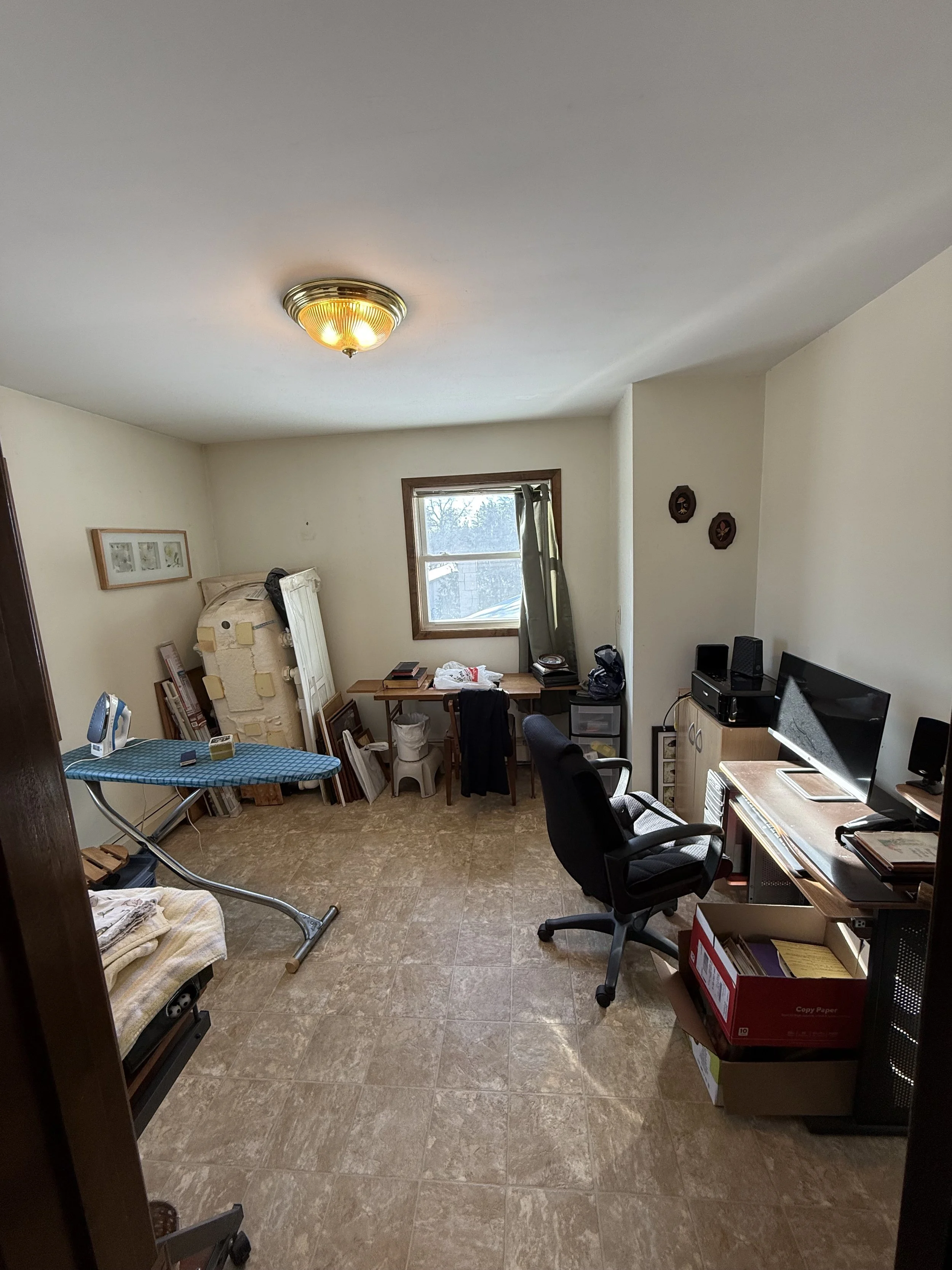 Upper level flex room