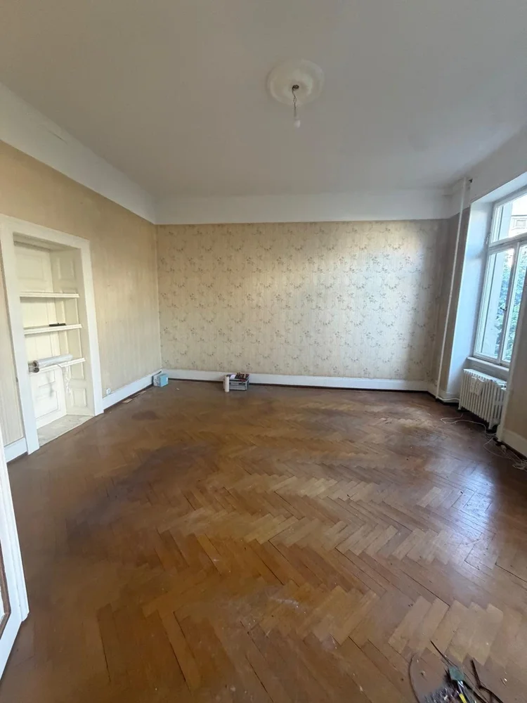 Parquet bâtons rompus ancien avant ponçage