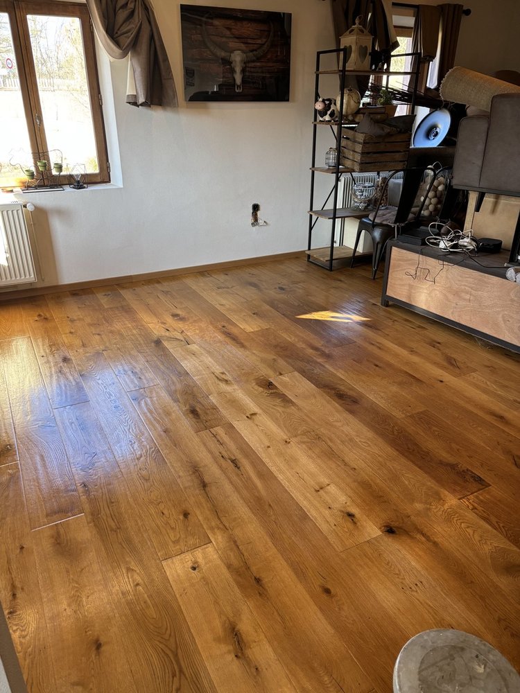 Séjour avec parquet chêne rustique rénové