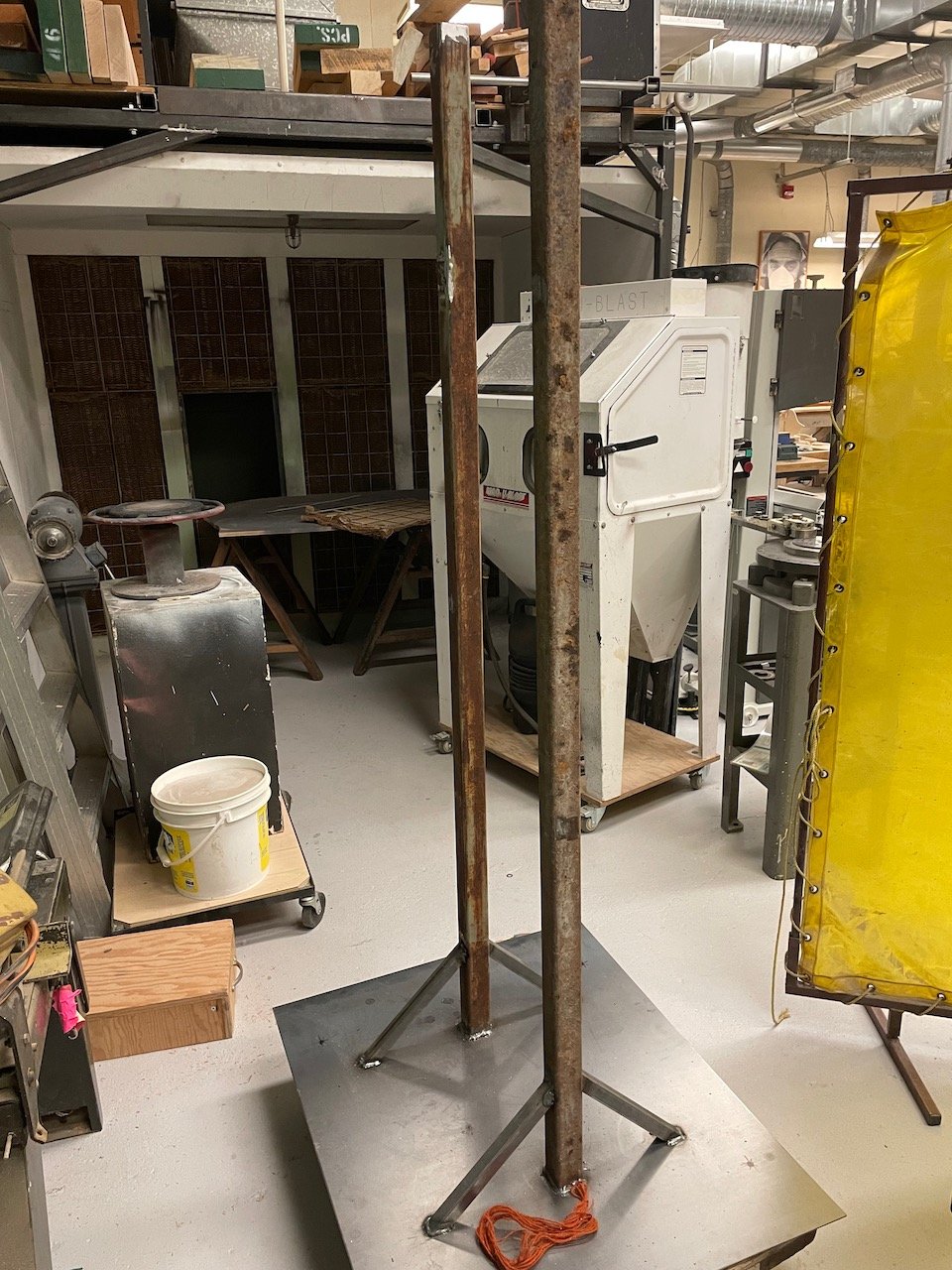 Its' very long legs. It was over 10 feet high total. 