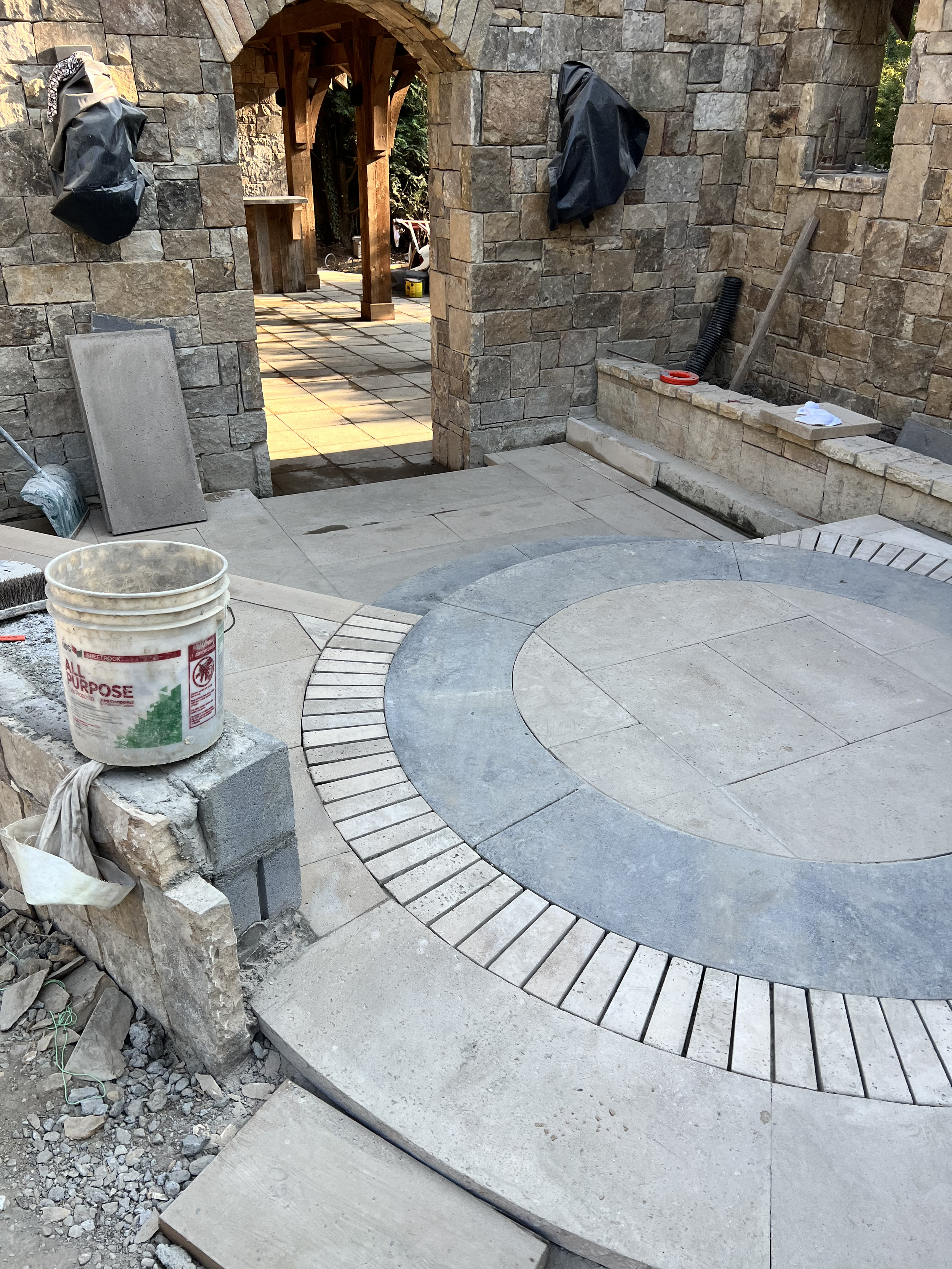 PAVINGCIRCLE2.png