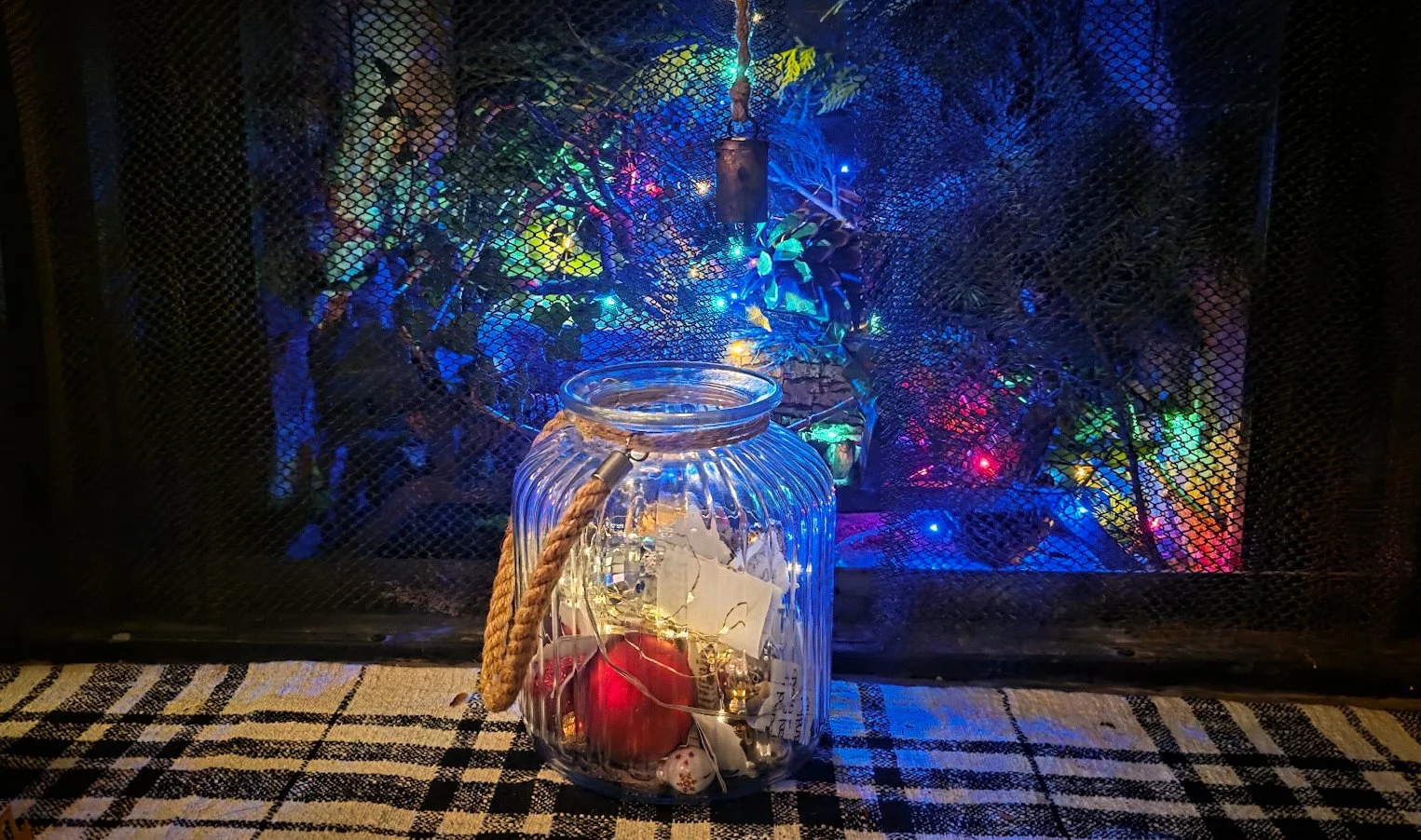 A Seasonal Gratitude Jar: A Simple Winter Ritual for Connection
