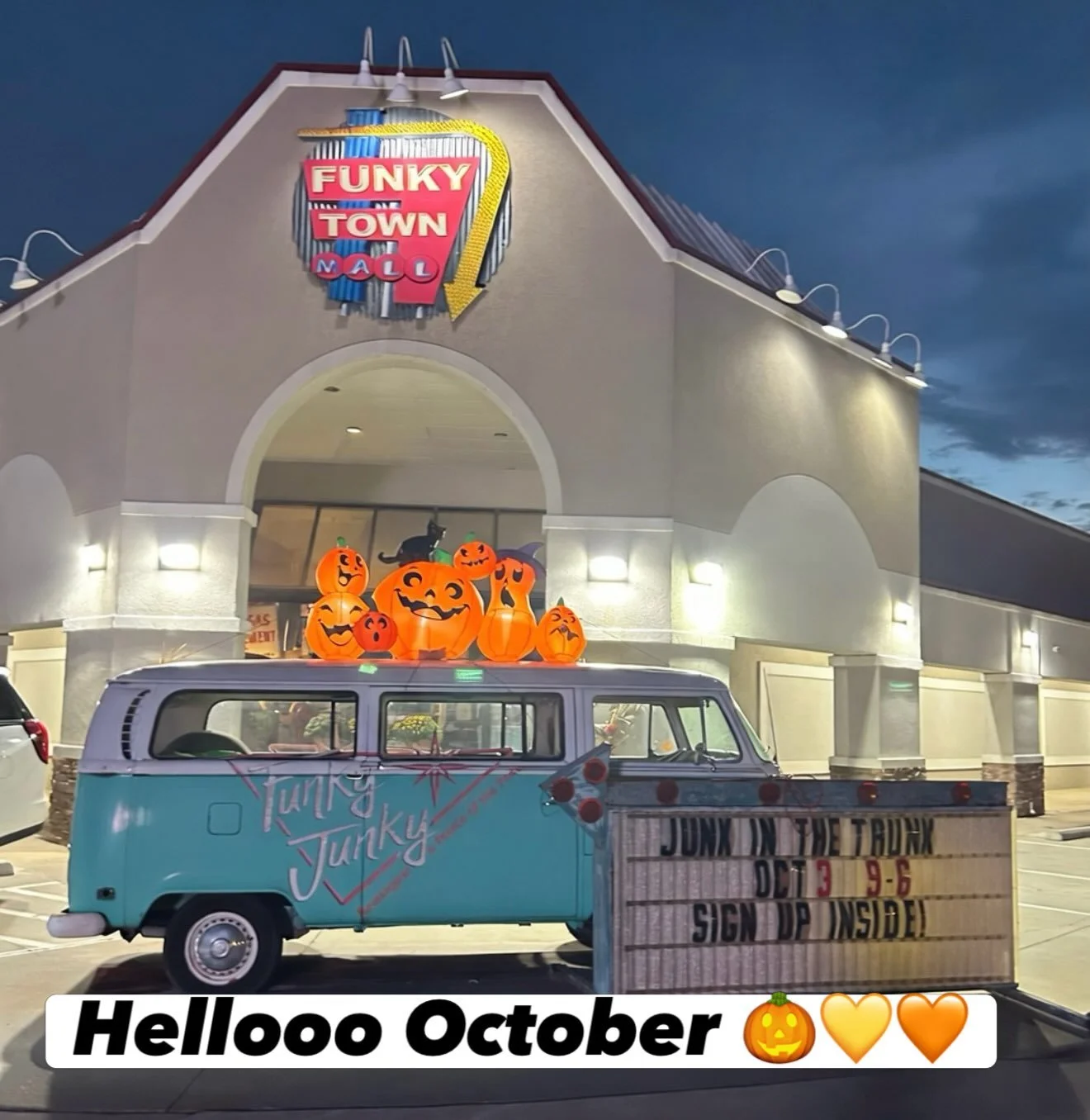 Helloooo OCTOBER!!🎃👻🍁
We&rsquo;re soooo glad to see ya!🧡💛
May you bring much cooler weather!😉