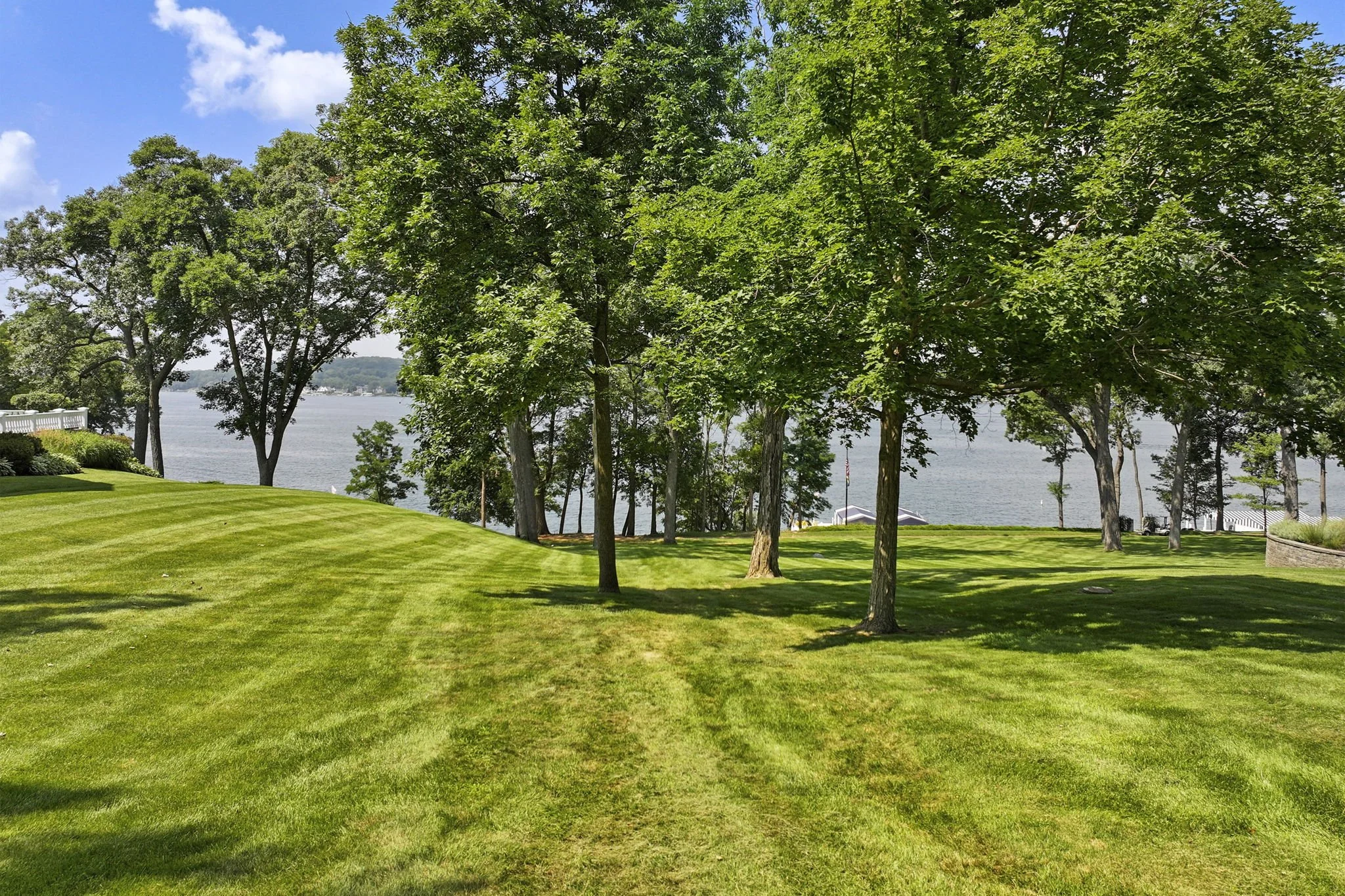 1-web-or-mls-630 S Lake Shore Dr, Lake Geneva, WI - 1.jpg