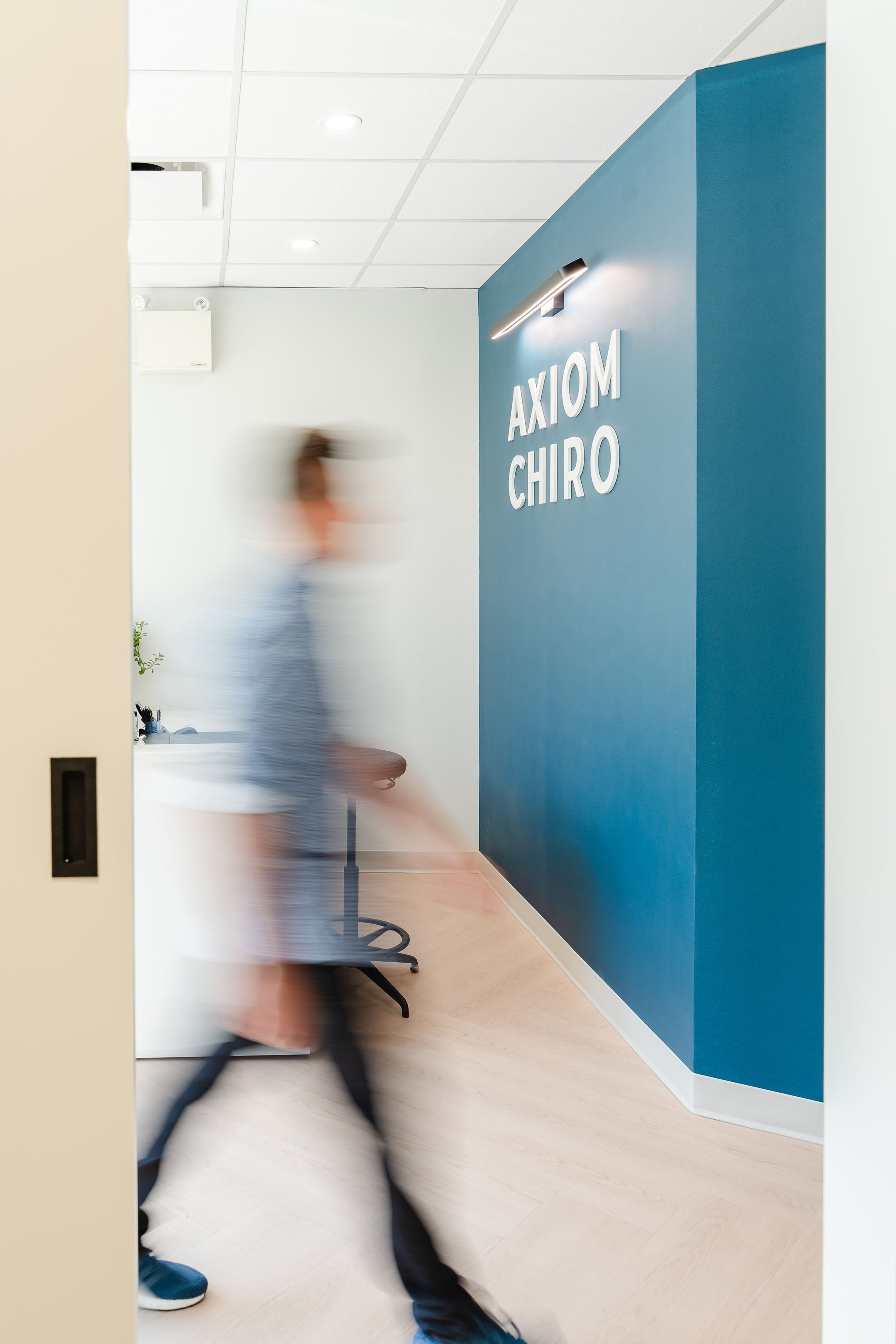 axiomchiro-calgarychiropractor-09833.jpg