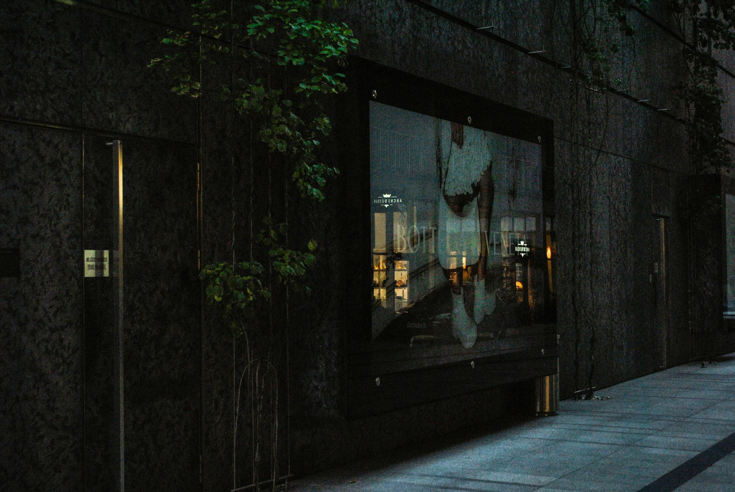 Why Emotional Unavailability Feels Like Connection