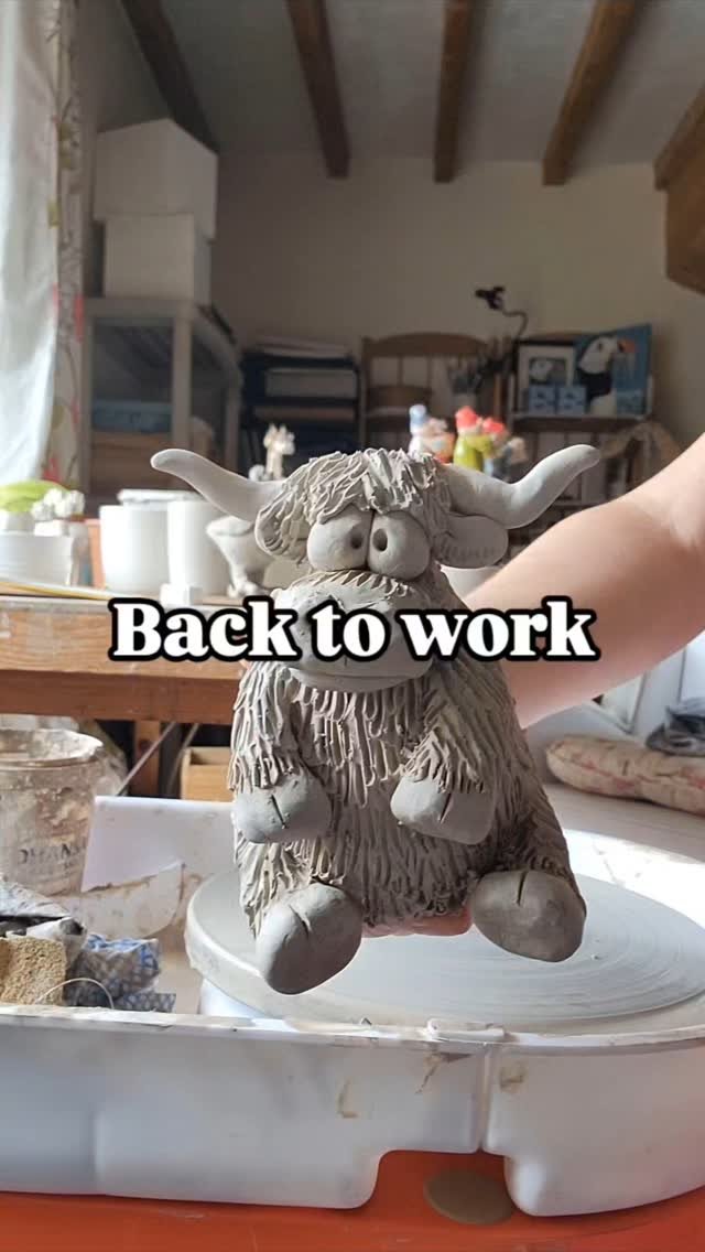 Morning folks,
It's been a minute since I was on the pottery wheel, and it's like I've forgotten everything! Guess I don't have the muscle memory yet.
I did make a cow, donkeys, reindeer, and some seagulls, tho. Not on the wheel....by hand!
Busy