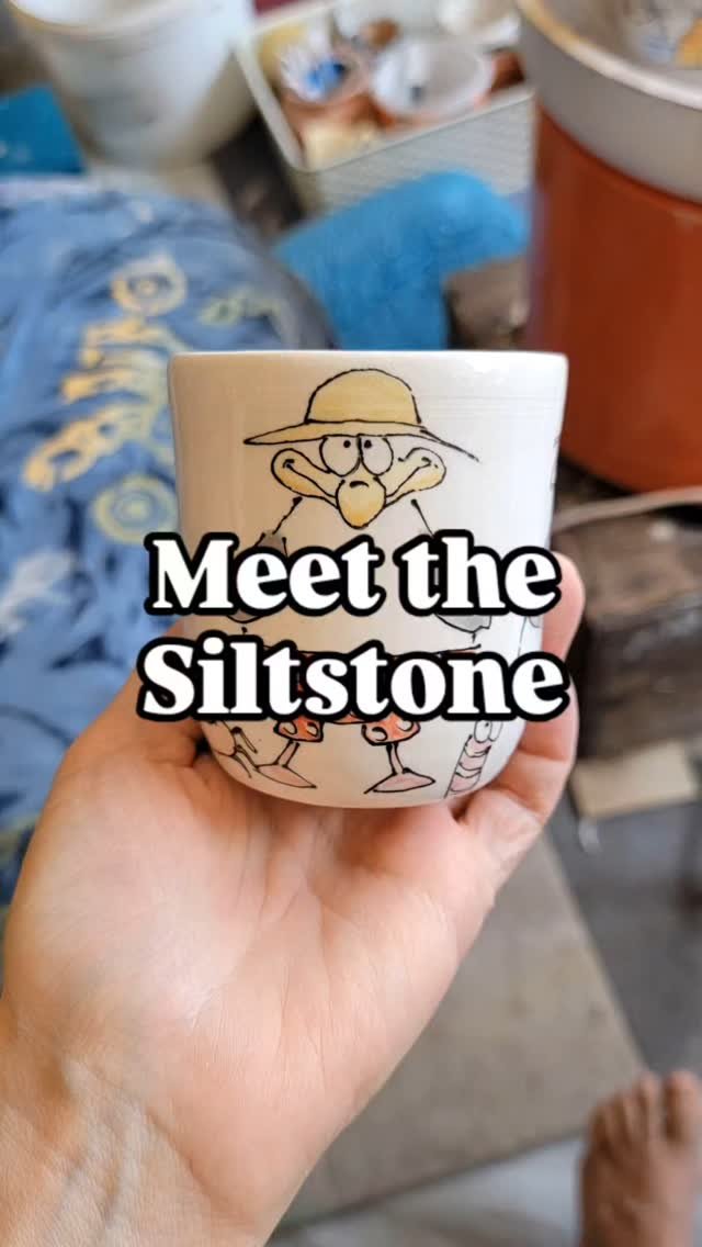 Morning folks
The finishing touch to my pottery is sanding off the stilt marks on the base.
So I bought a stiltstone from @cromartiehobbycraft . Never used one before. It's great for smoothing the little sharp blips of glaze.
Not sure that it c