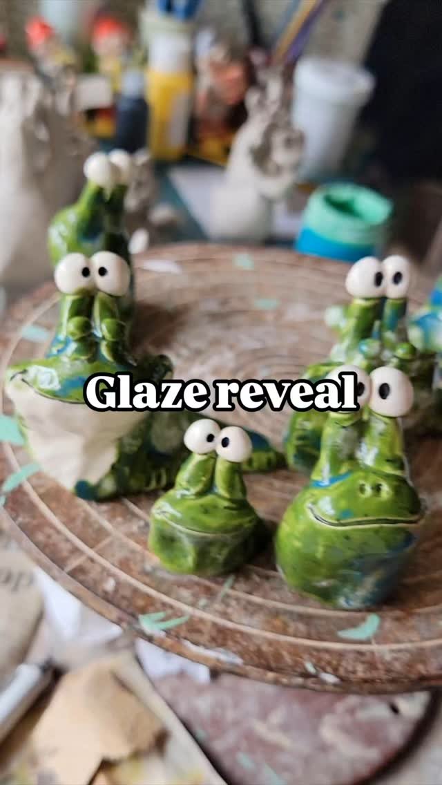 Morning folks
Yesterday's glaze reveal.
Some sucesses...the elves, slugs, a blue experimental pot are definitely my favourites.
But the other brown experimental pot didn't show up the brush strokes as I would have liked. So he'll go back in the ki