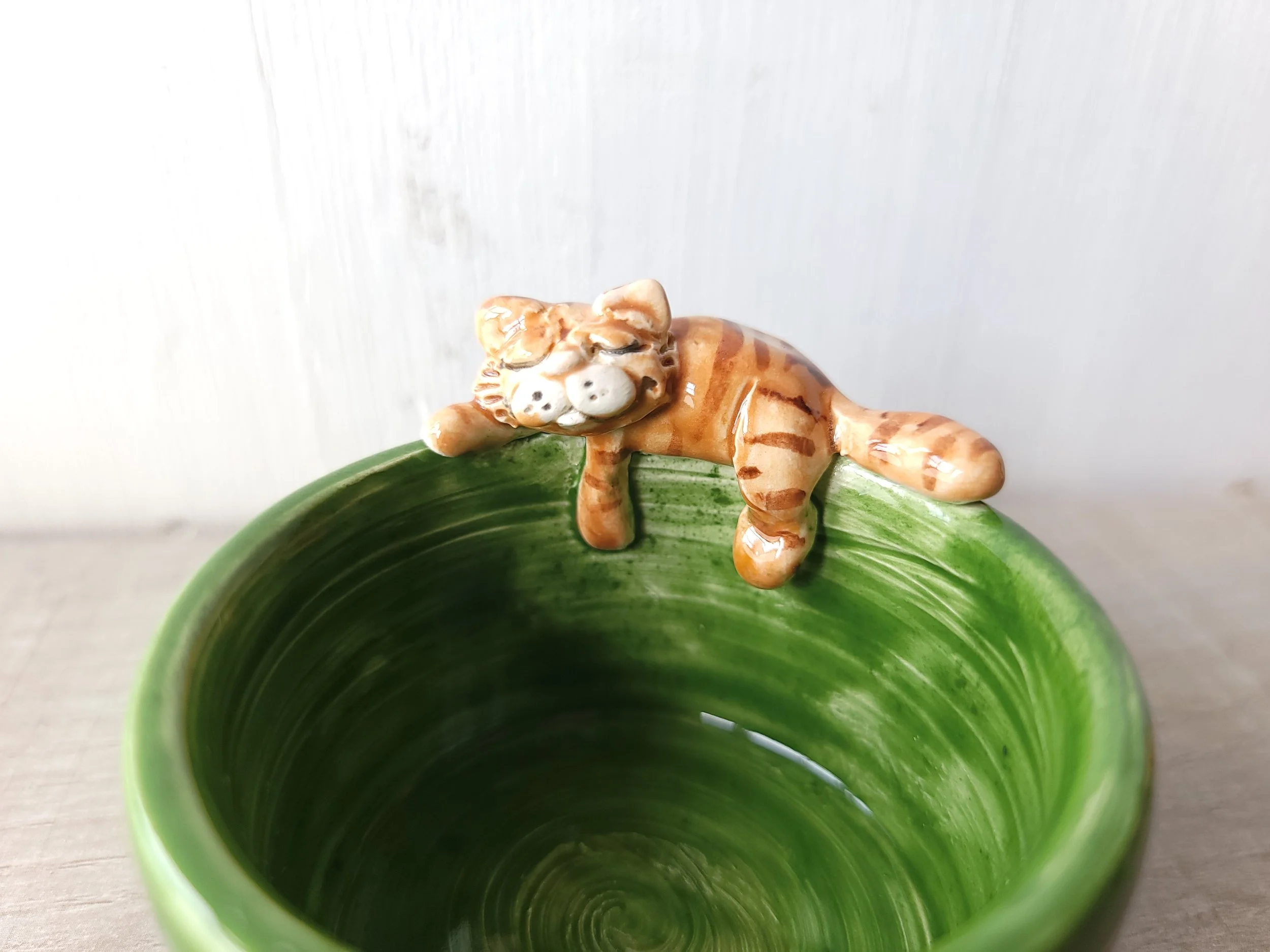 Orange cat. T-light holder bowl.